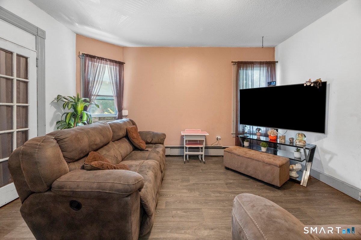 37 Capen Street photo 12