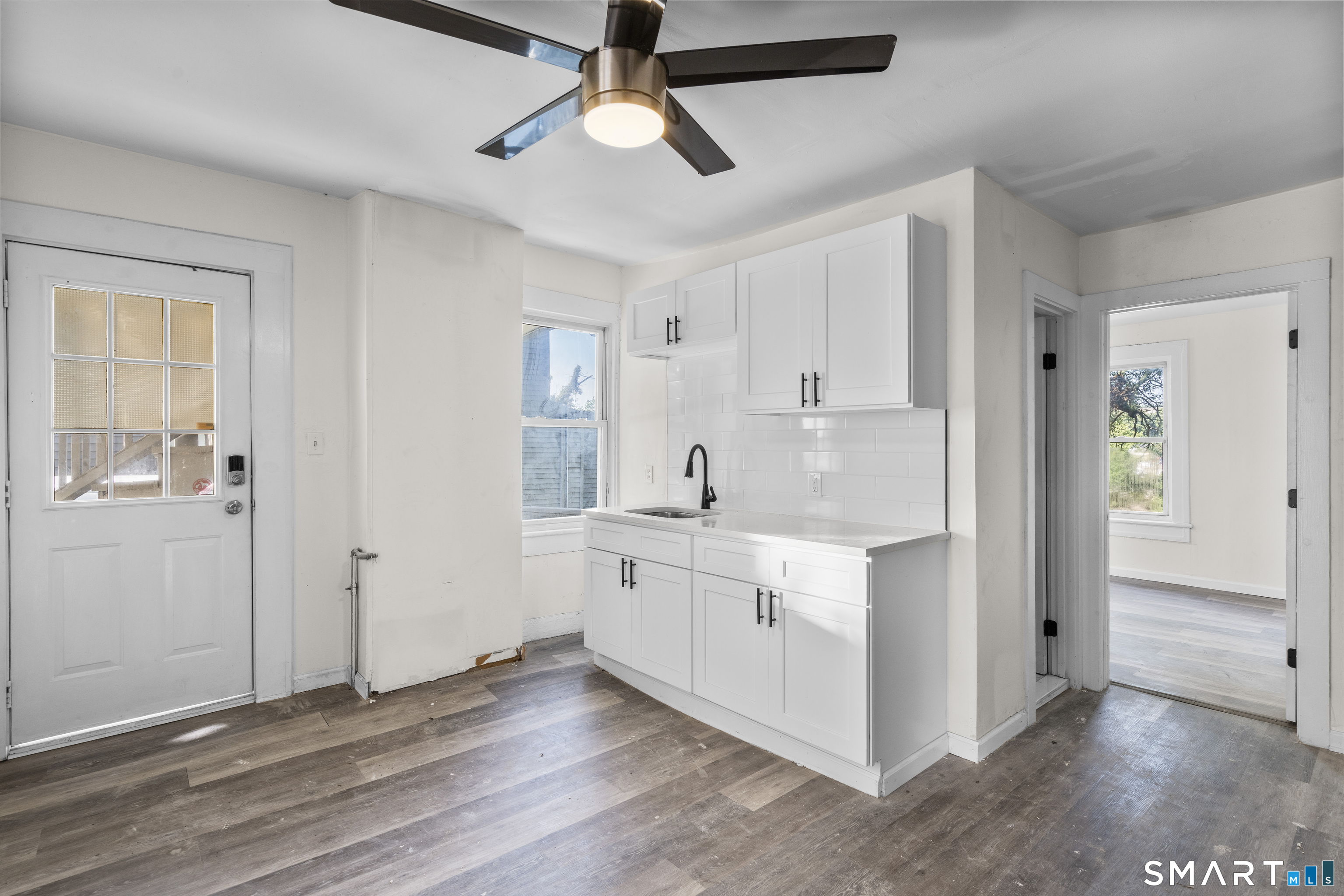168 Derby Avenue photo 11