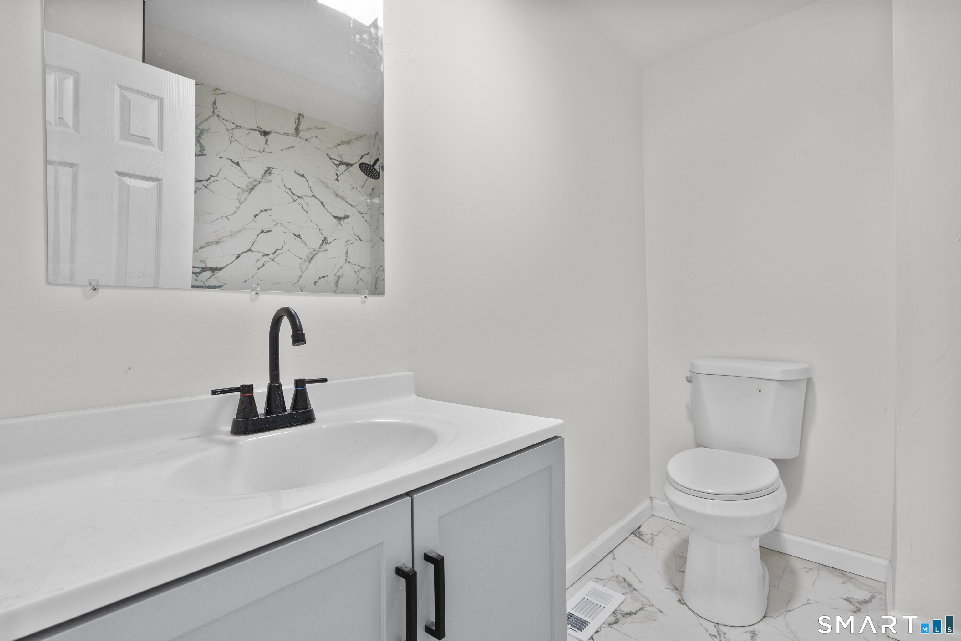 168 Derby Avenue photo 14