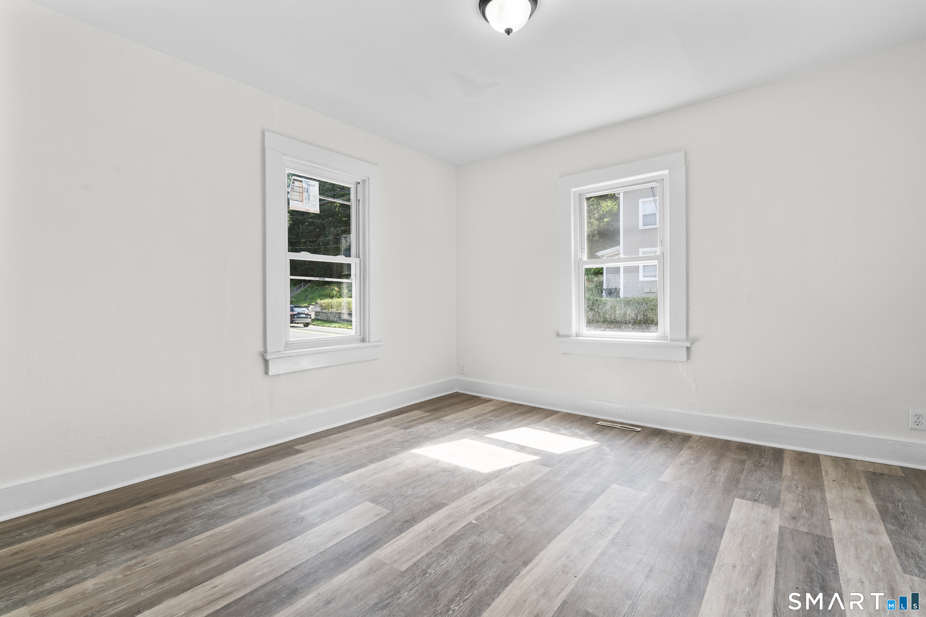 168 Derby Avenue photo 19
