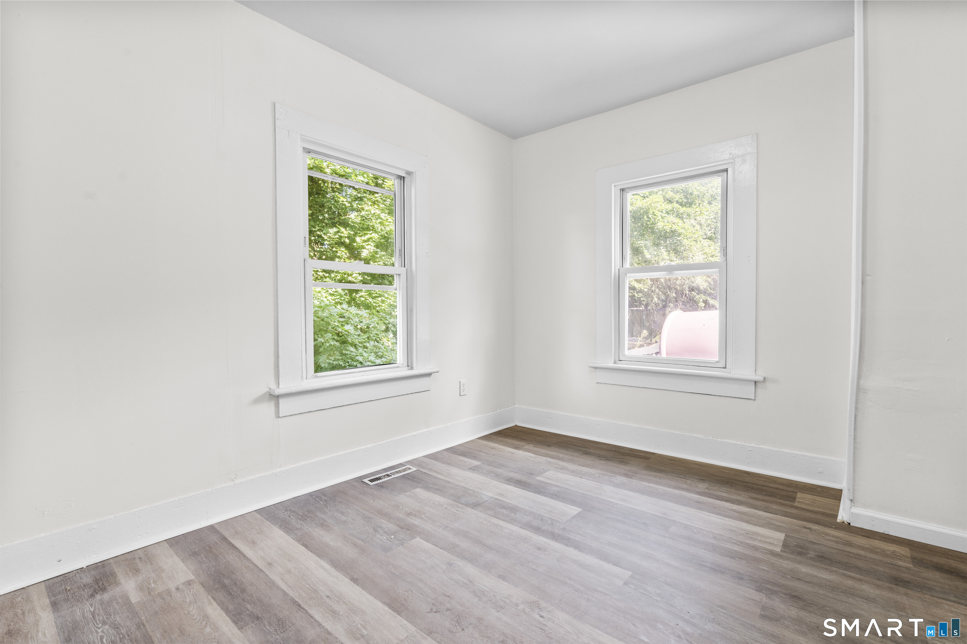 168 Derby Avenue photo 23