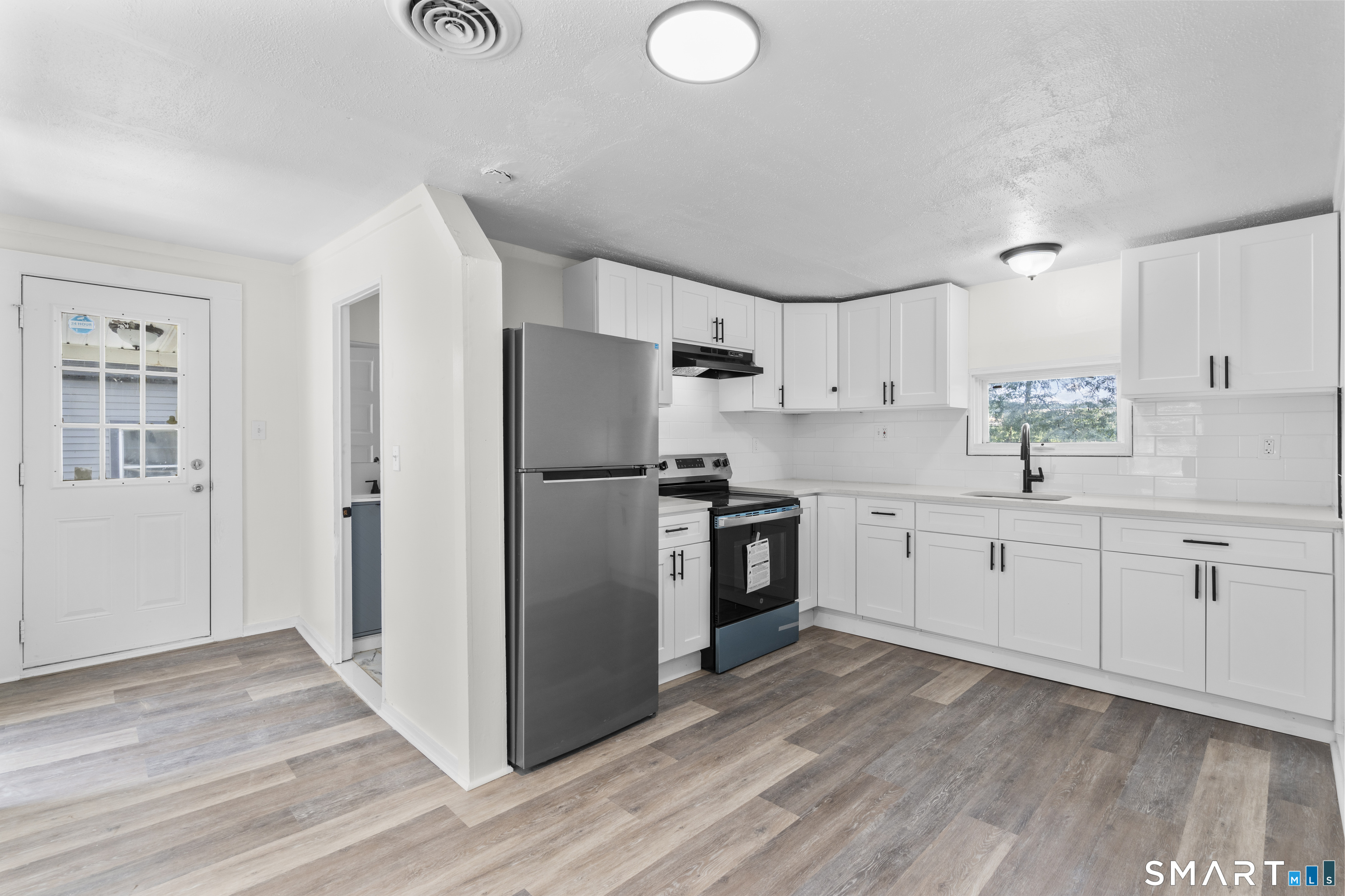 168 Derby Avenue photo 26