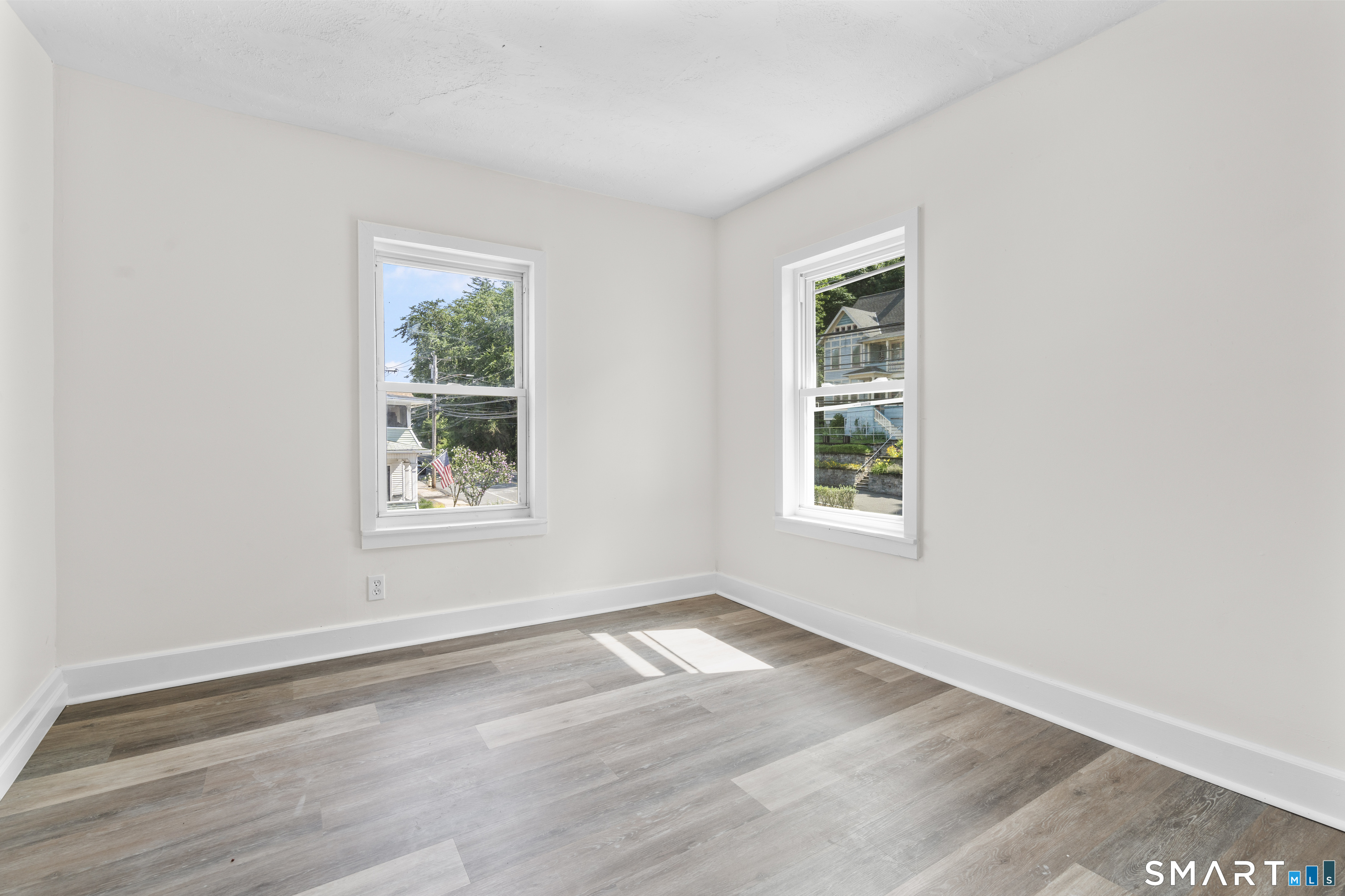 168 Derby Avenue photo 33