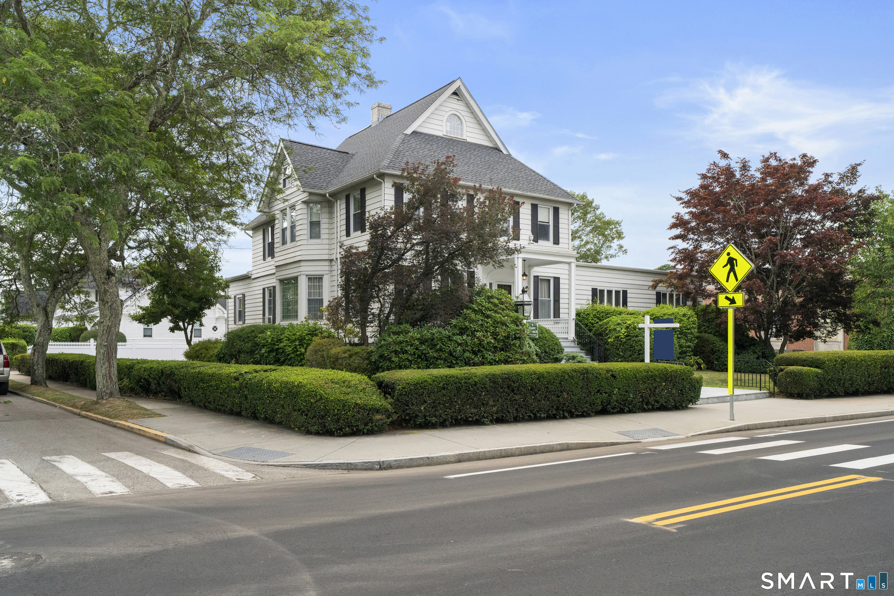 32 East Main Street photo 3