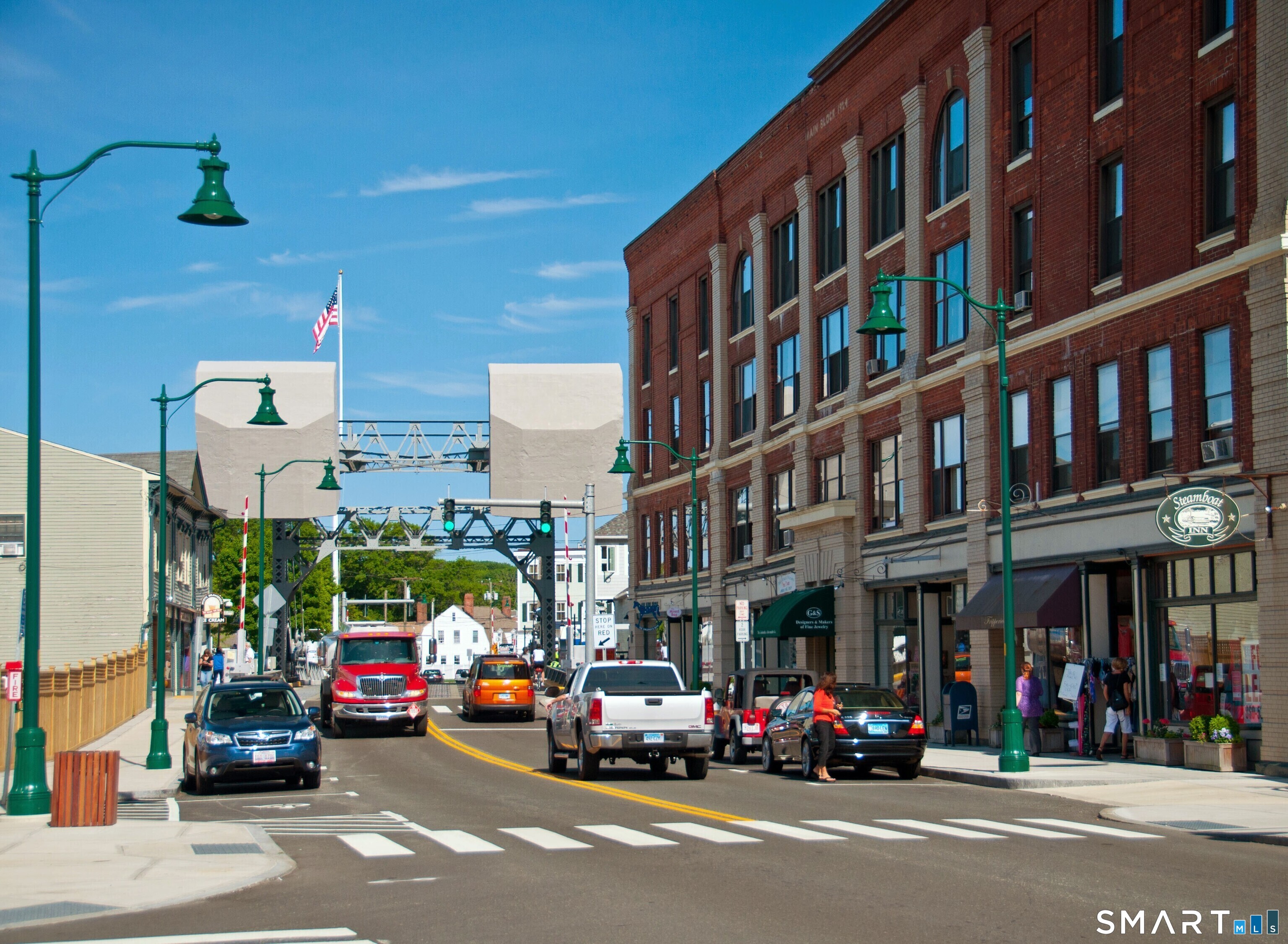 32 East Main Street photo 35
