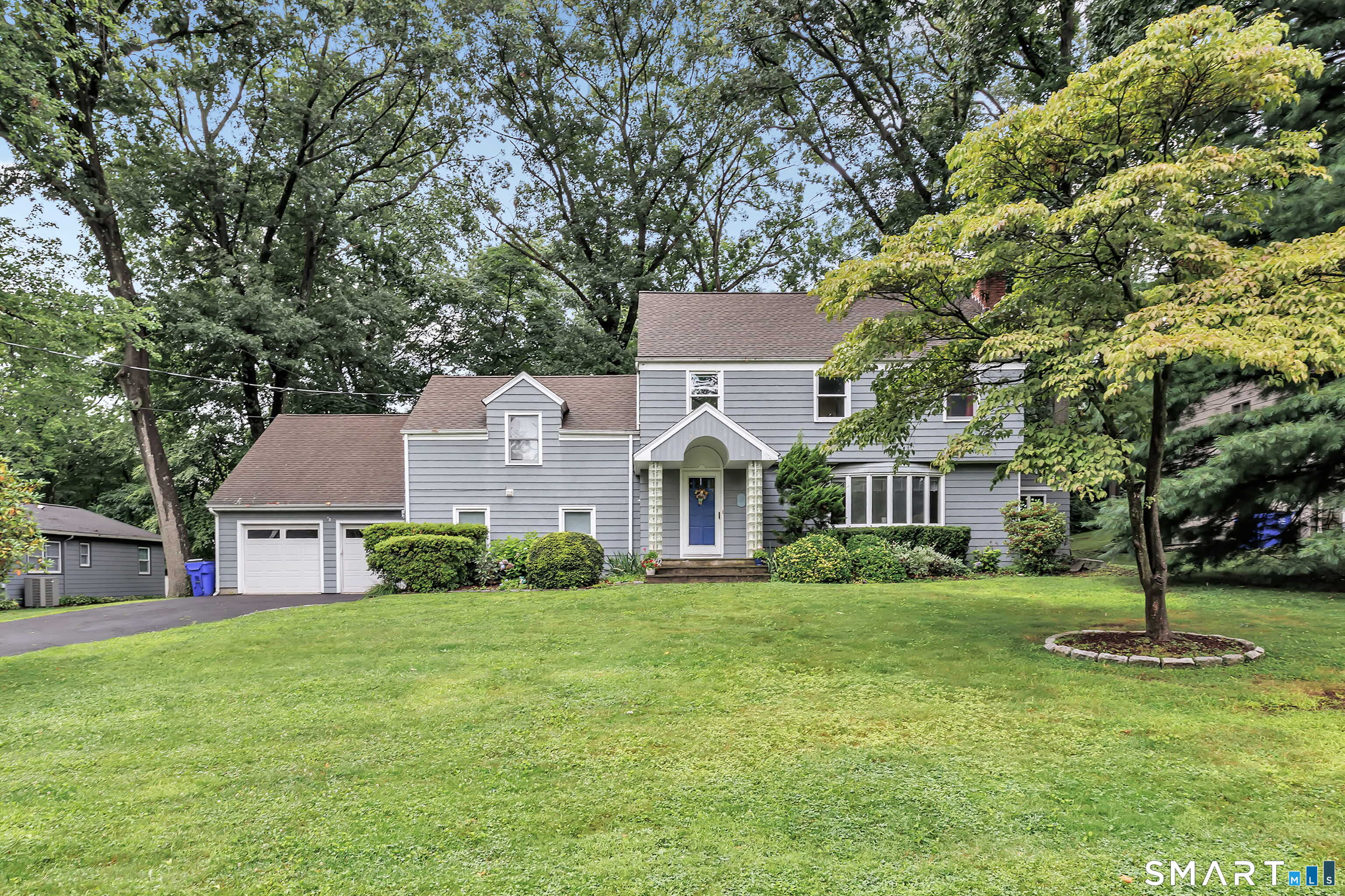 205 Stoneleigh Square photo 39
