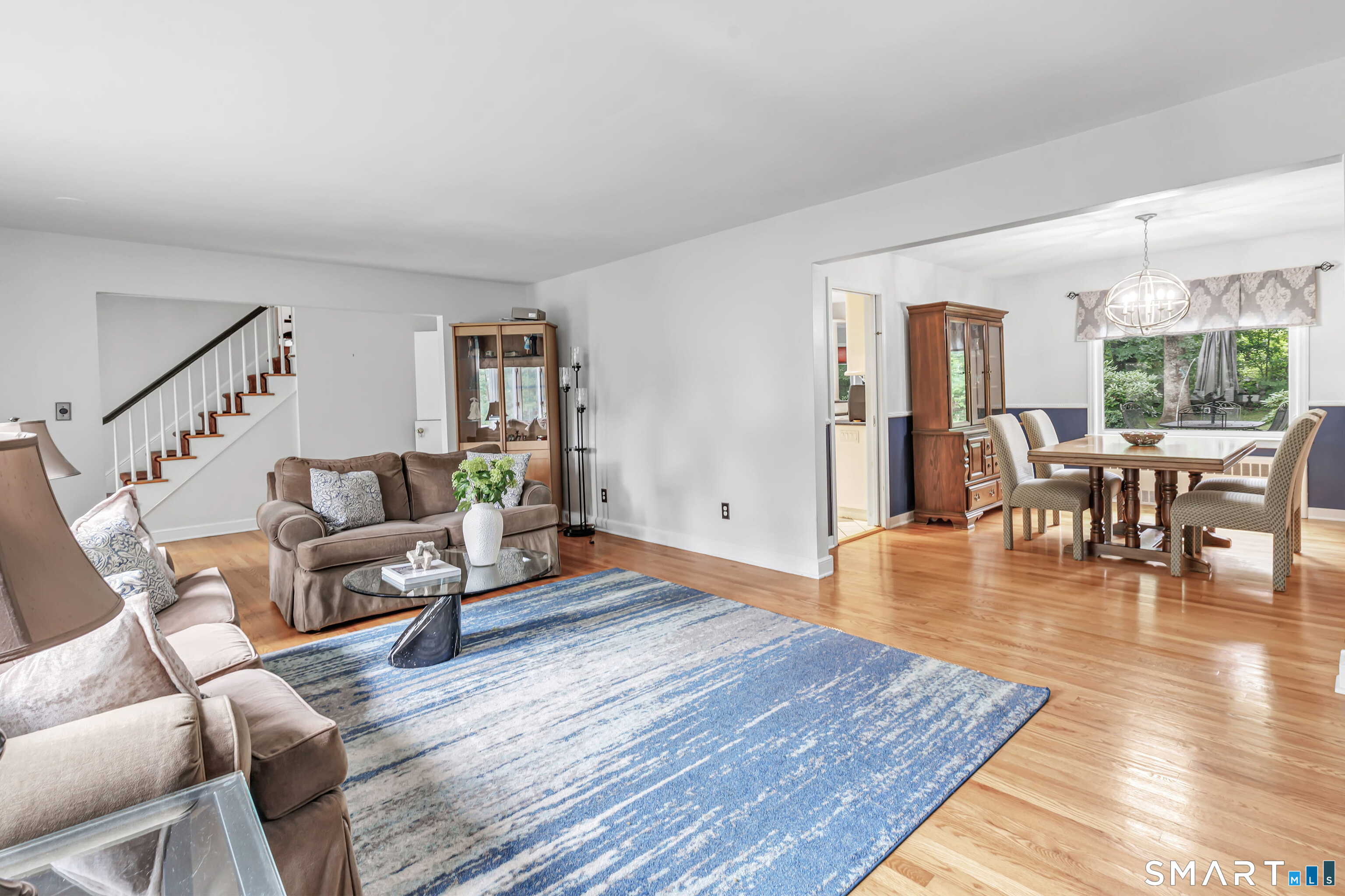 205 Stoneleigh Square photo 8