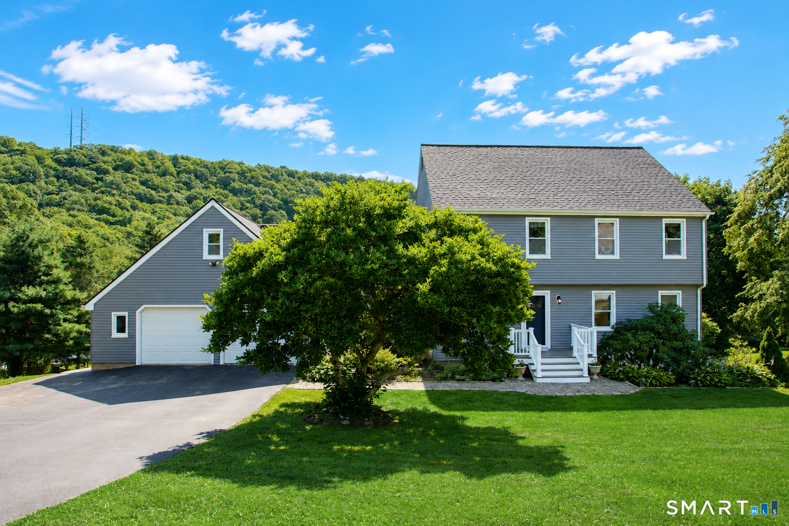 31 Cliffside Drive photo 2