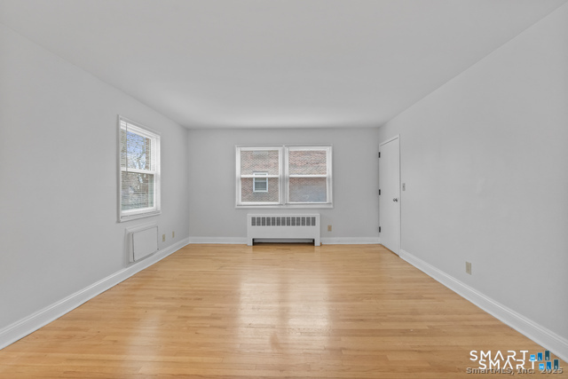 13 Hamilton Court, Stamford, Connecticut photo 2