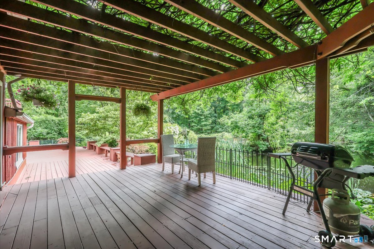 66 Taylor Road photo 5