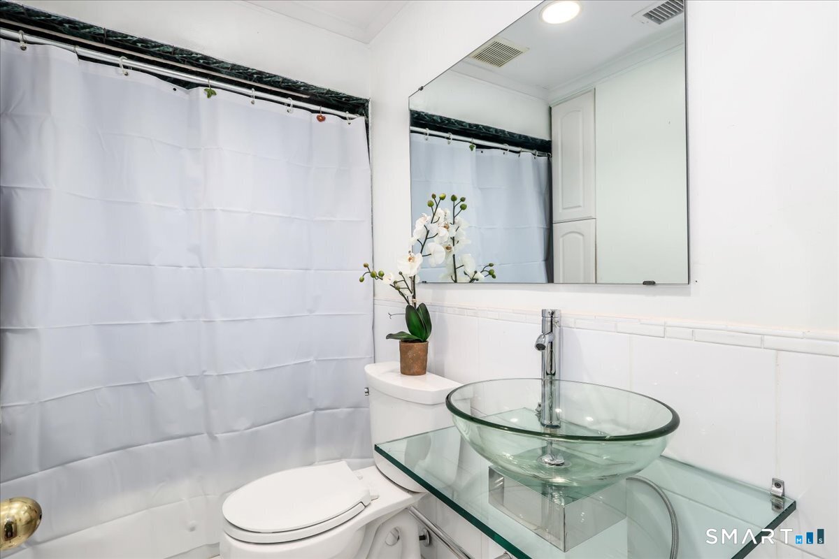 66 Taylor Road photo 9