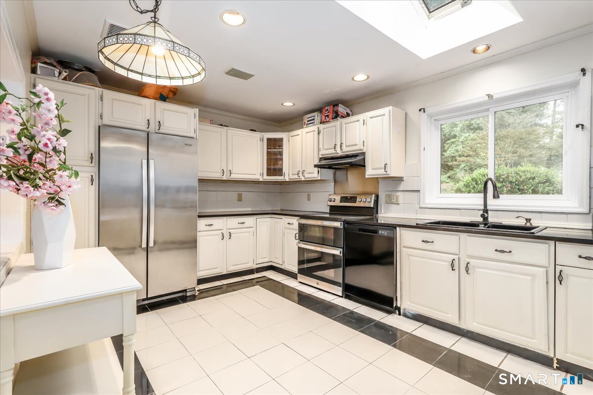 66 Taylor Road photo 10
