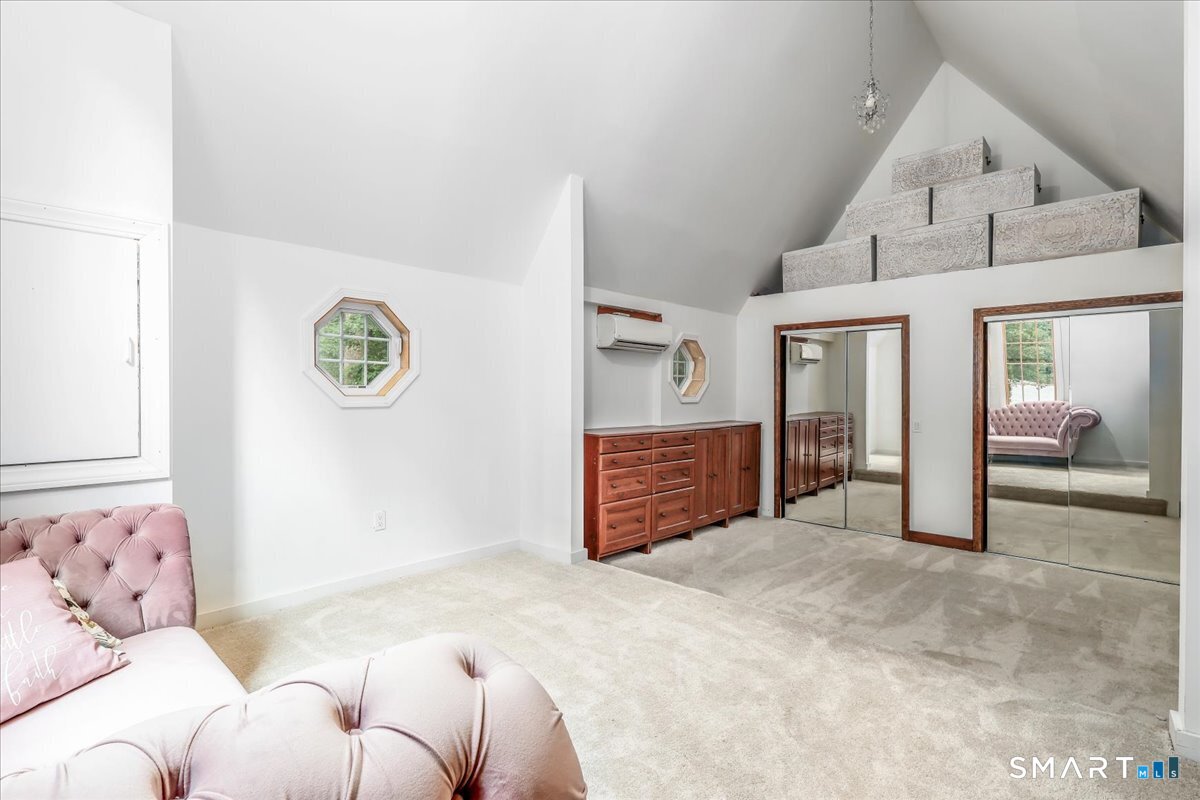 66 Taylor Road photo 12