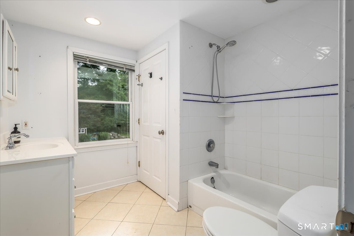 66 Taylor Road photo 15