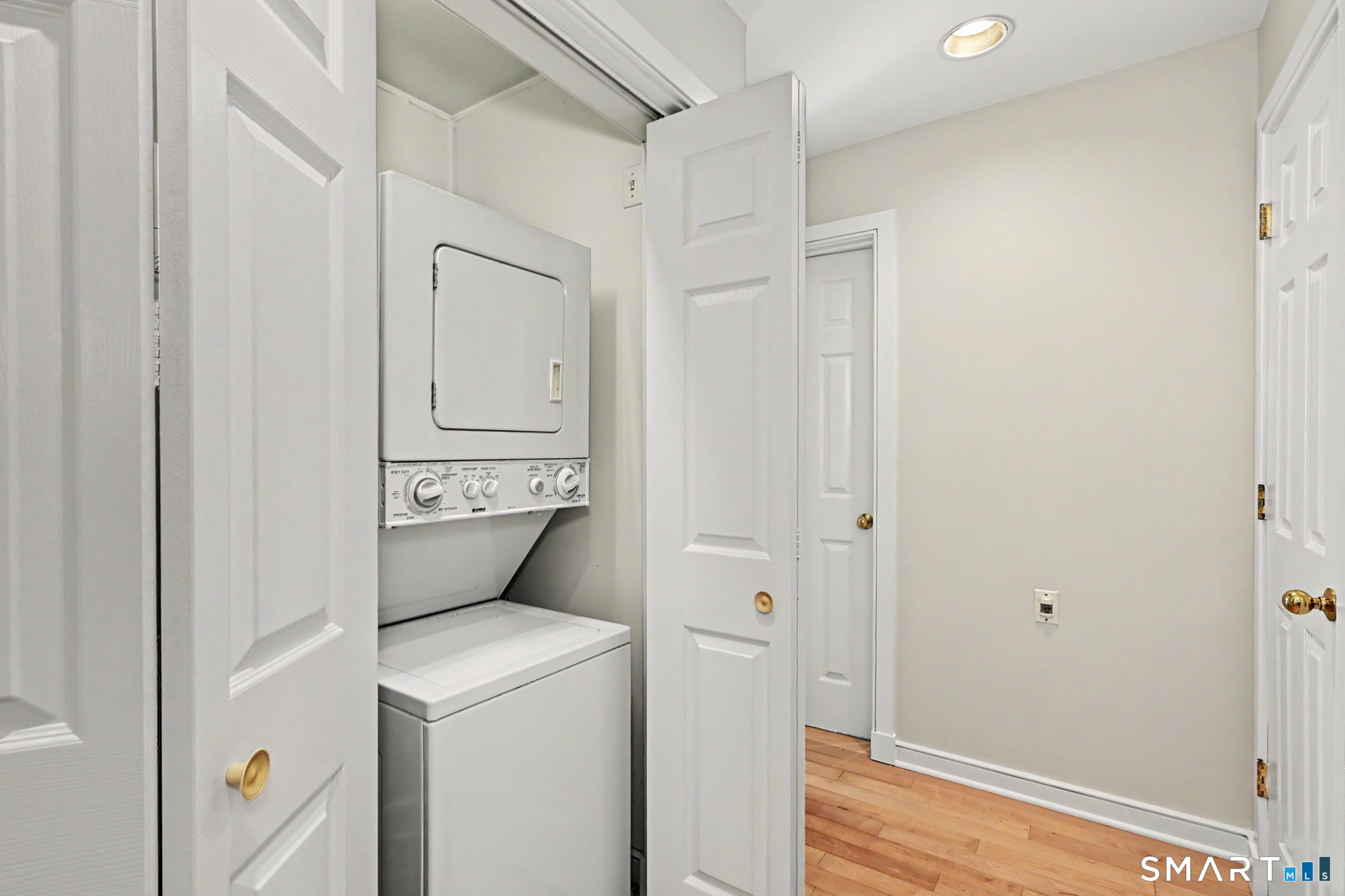 453 East Putnam Avenue Unit #4G photo 20