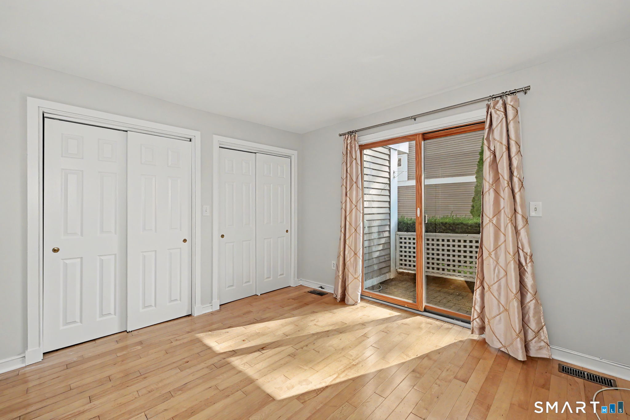 453 East Putnam Avenue Unit #4G photo 18
