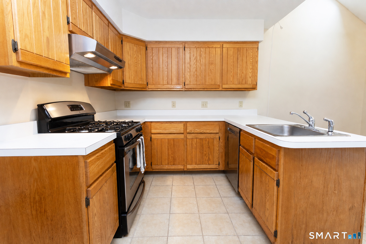 27 Riverwalk Drive  Unit #27 photo 12