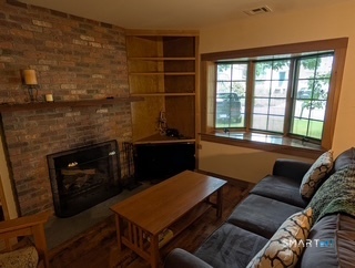 110 Laurelwood Drive photo 4