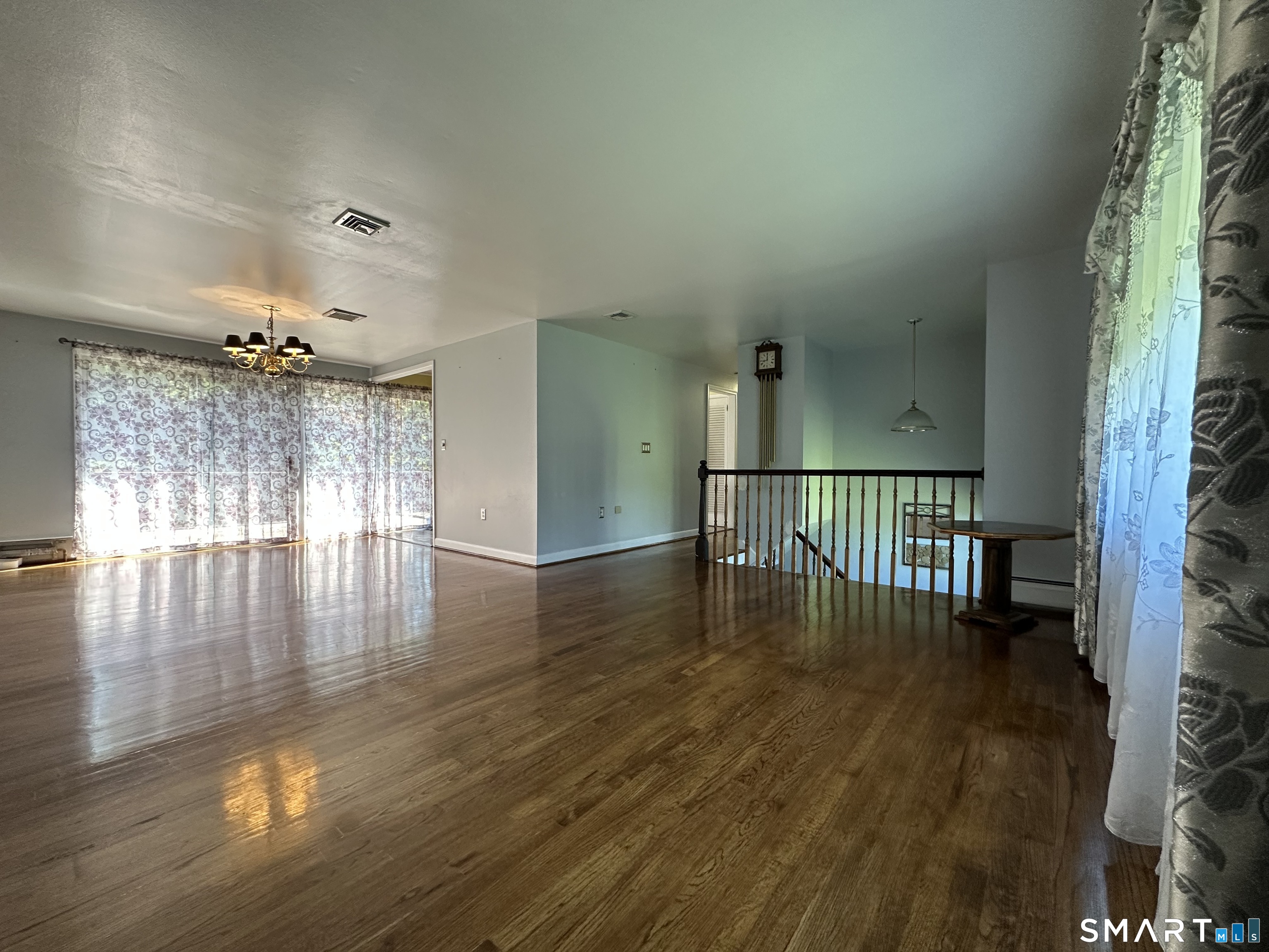 99 Glenwood Drive photo 2