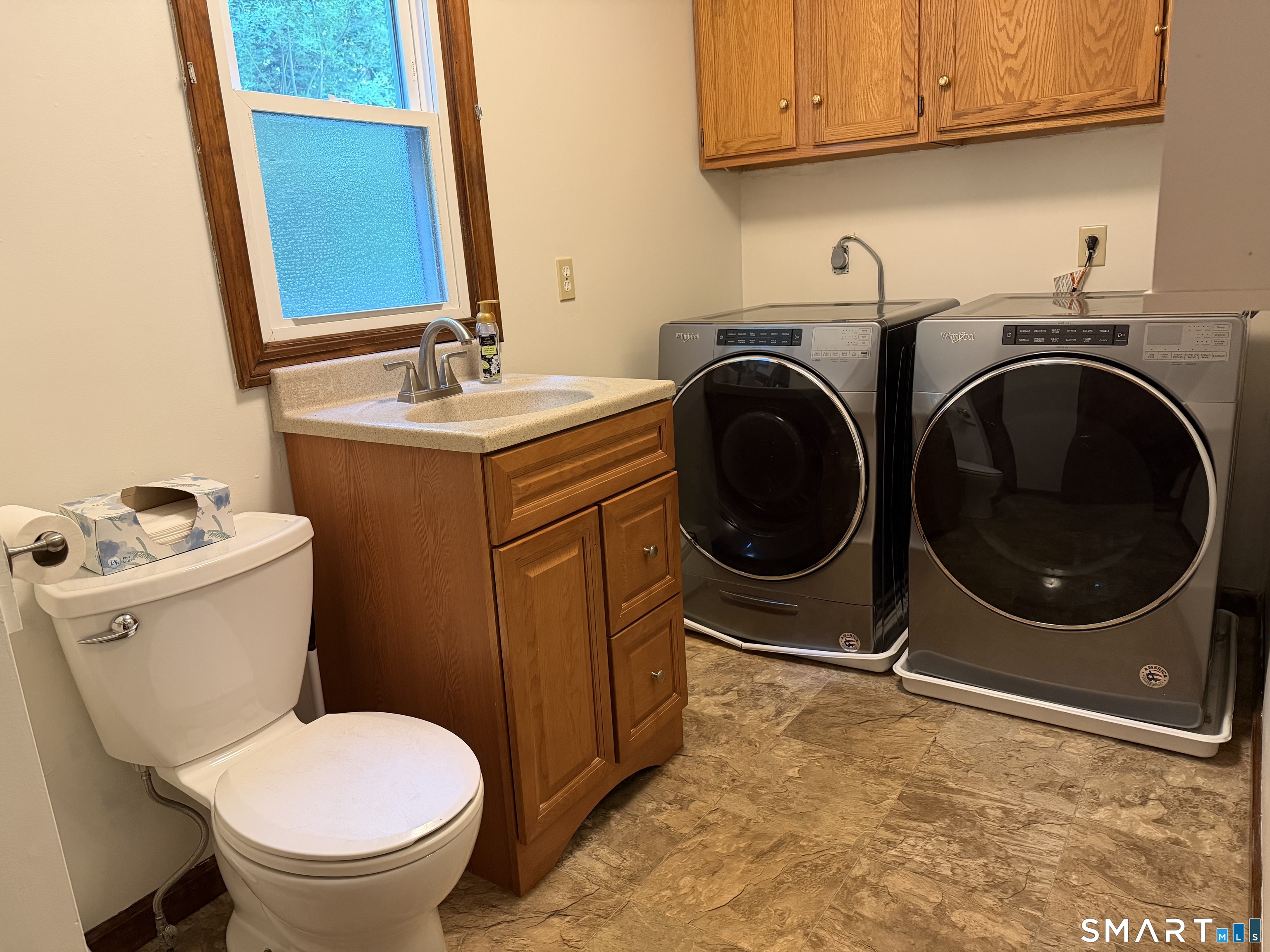122 Standard Avenue photo 8