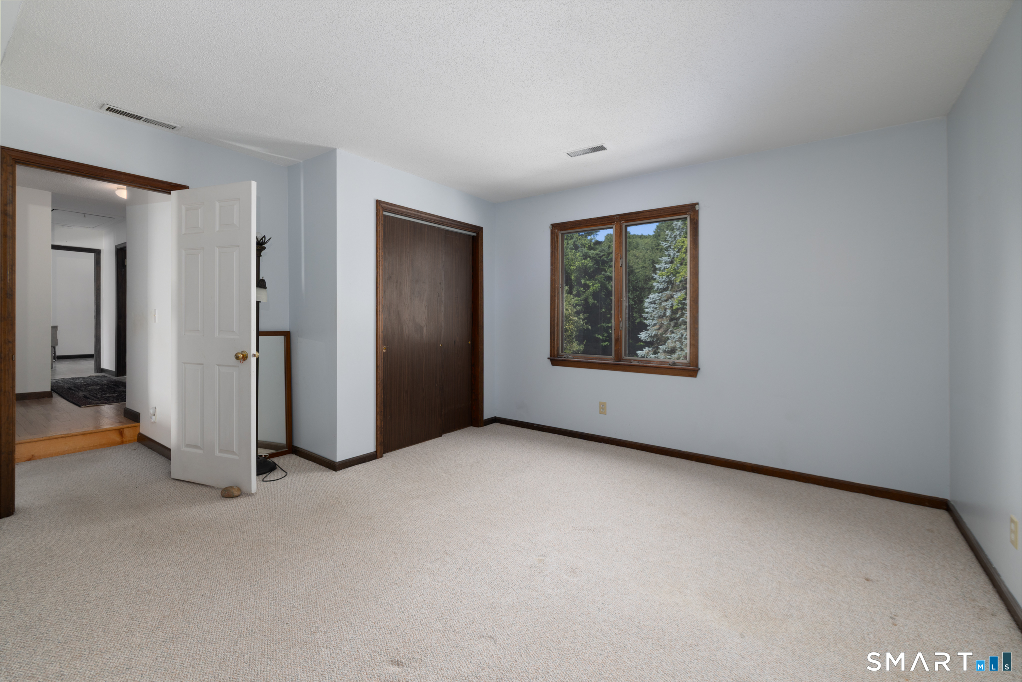 323 Watertown Road photo 18