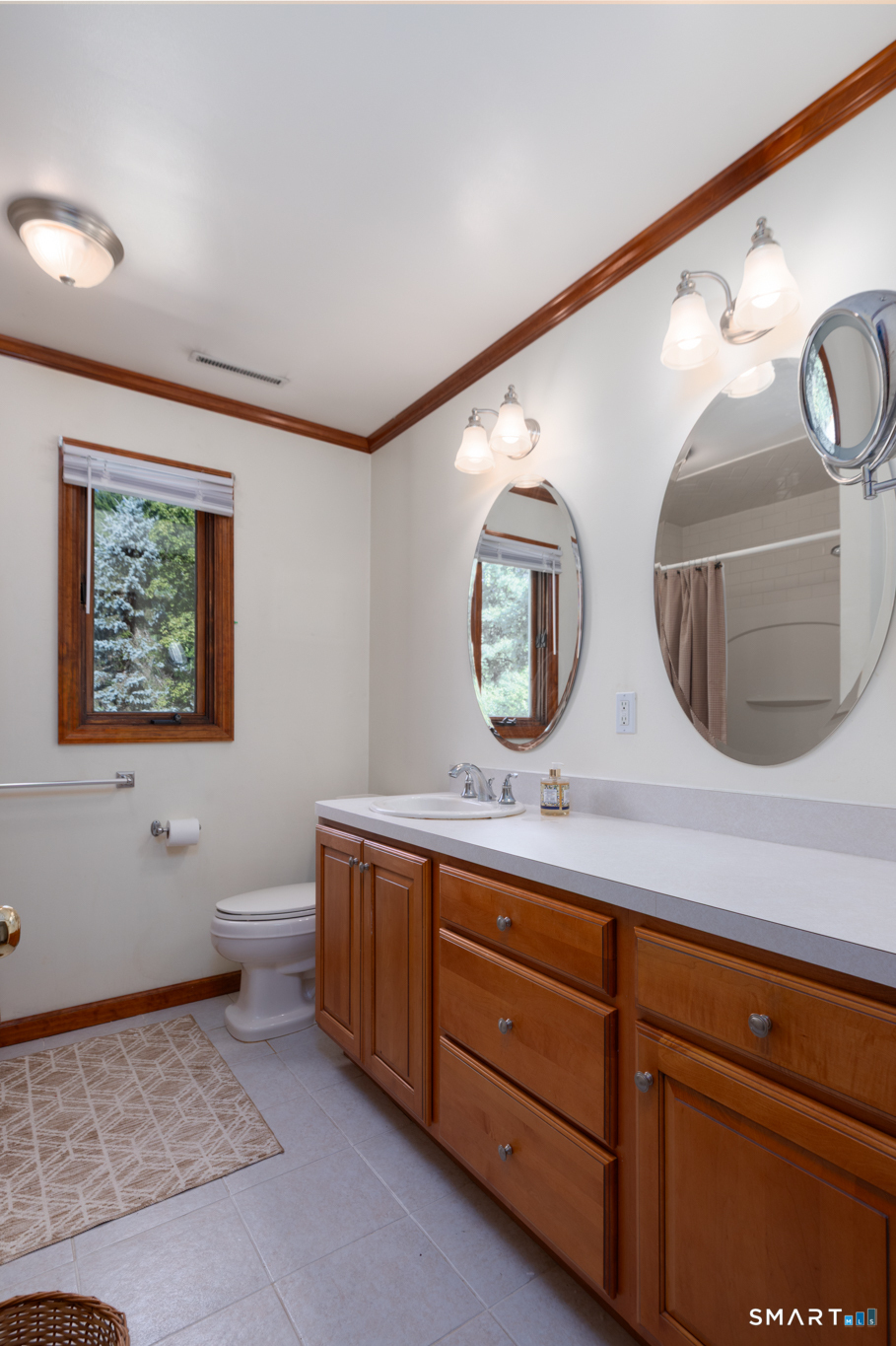 323 Watertown Road photo 16