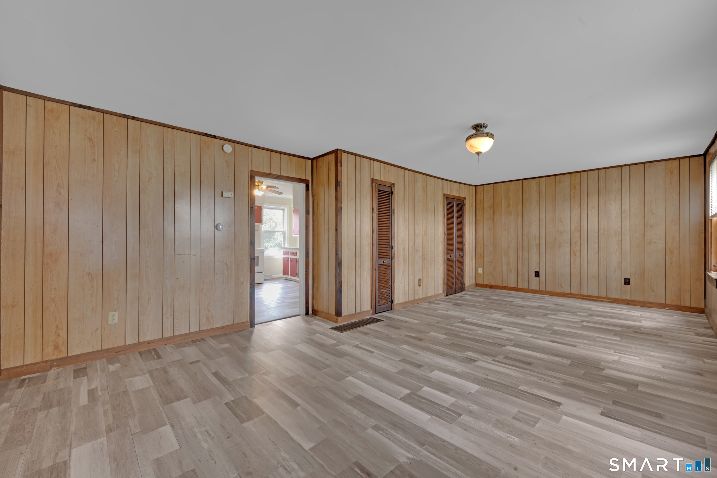 81-83 Community Avenue photo 3
