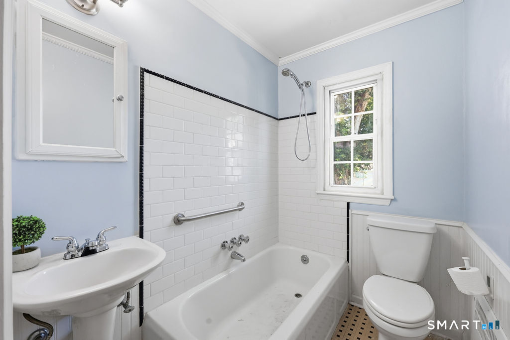 46 Crosshill Road photo 13