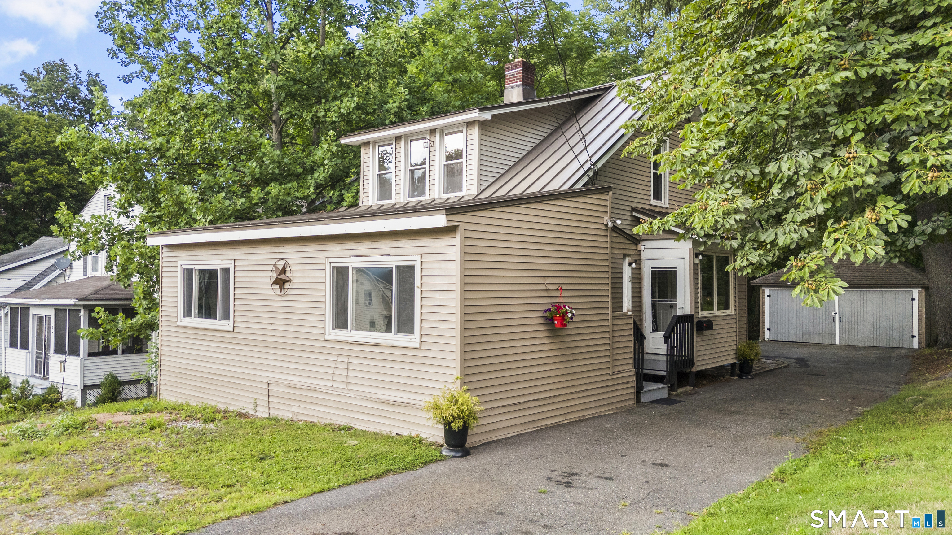 135 New Harwinton Road photo 3