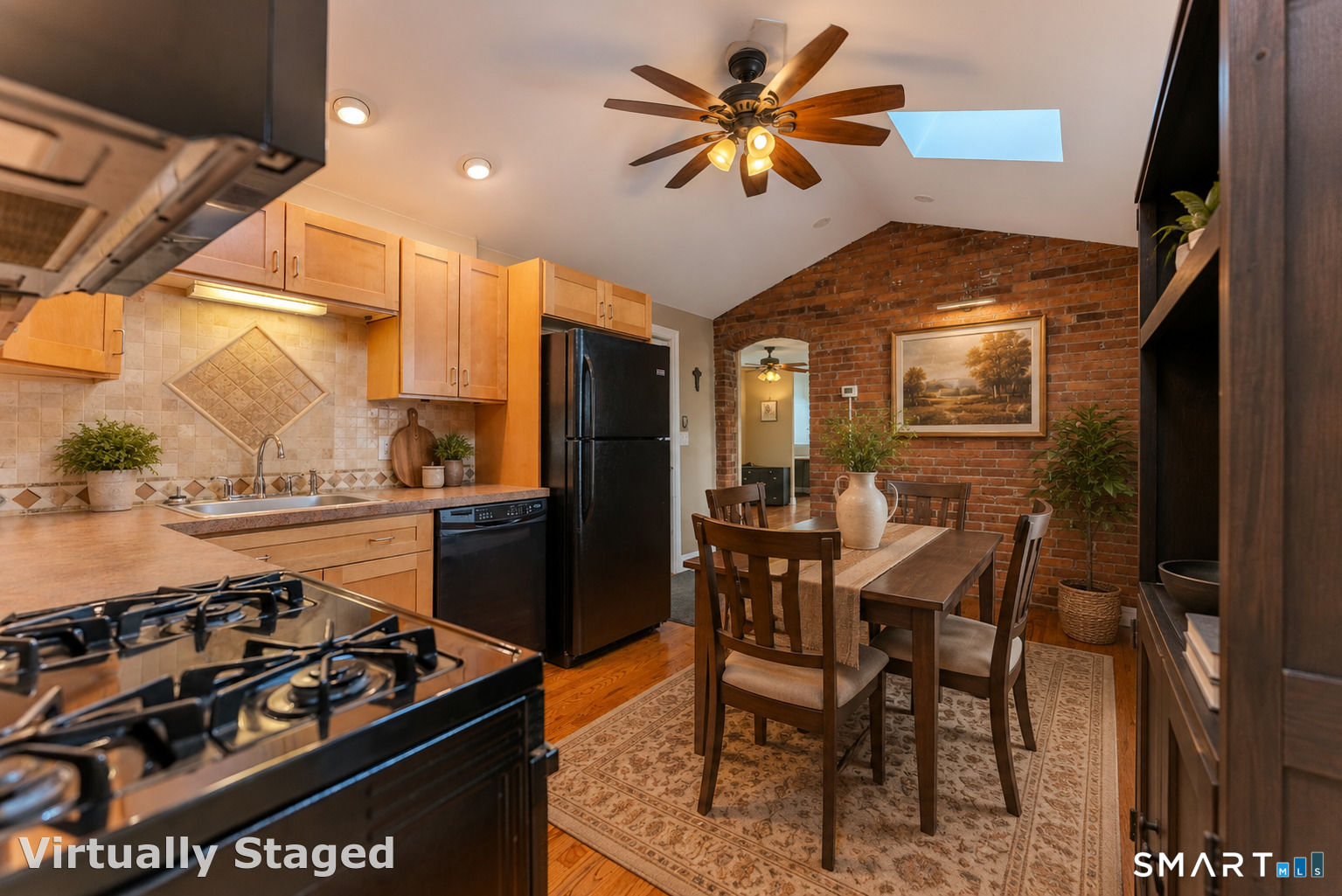 31 Suffield Street photo 4