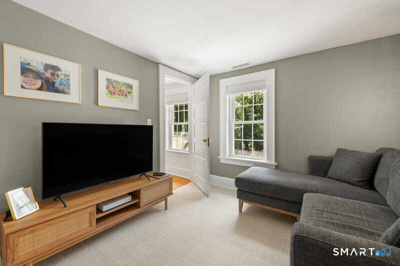 1123 Round Hill Road photo 31