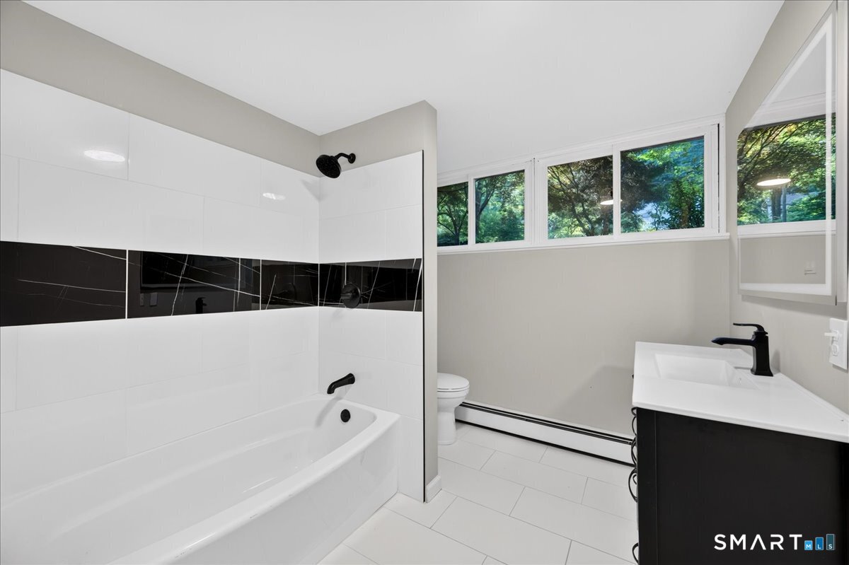 46 Pigeon Swamp Road photo 23
