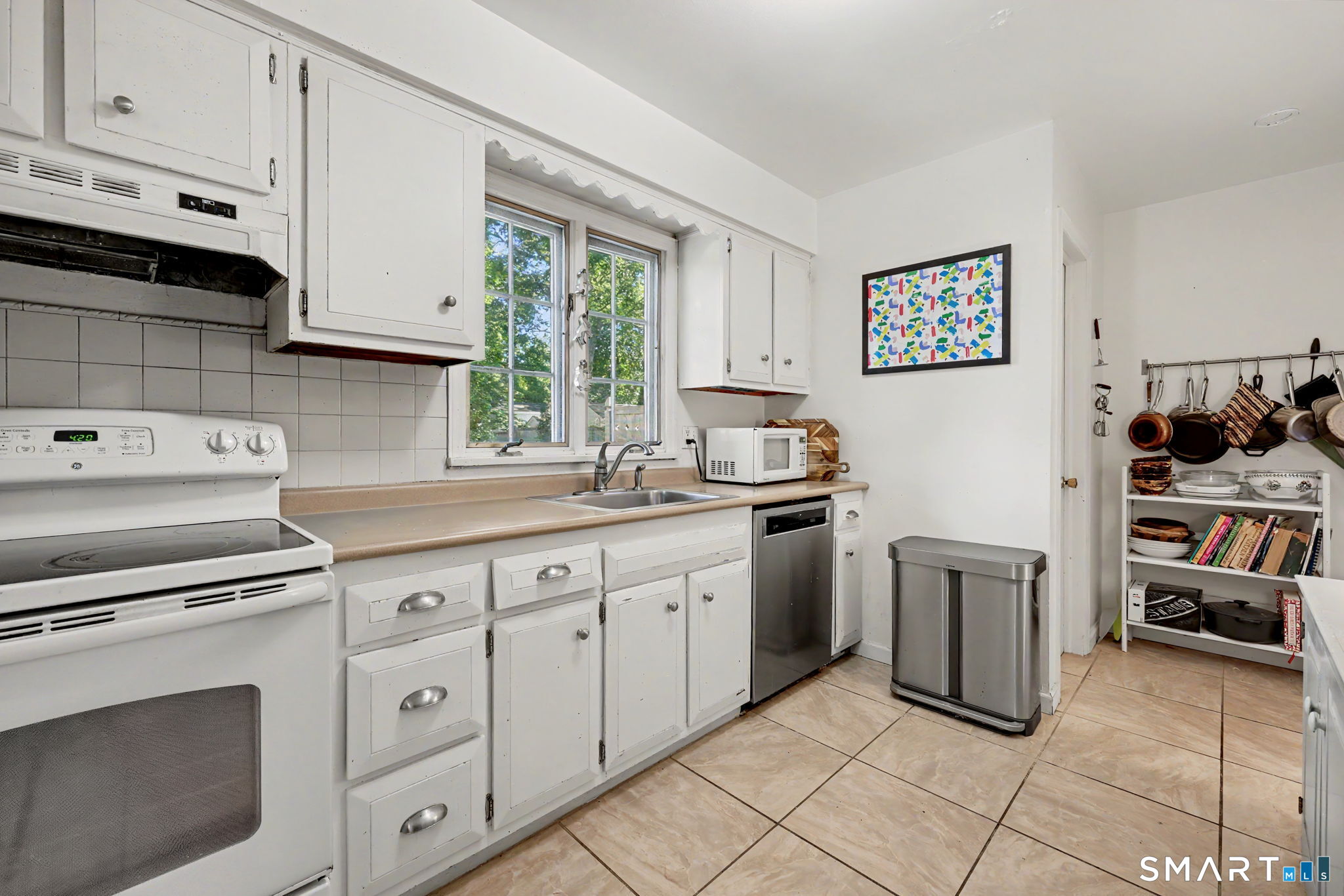 63 Oak Street photo 7