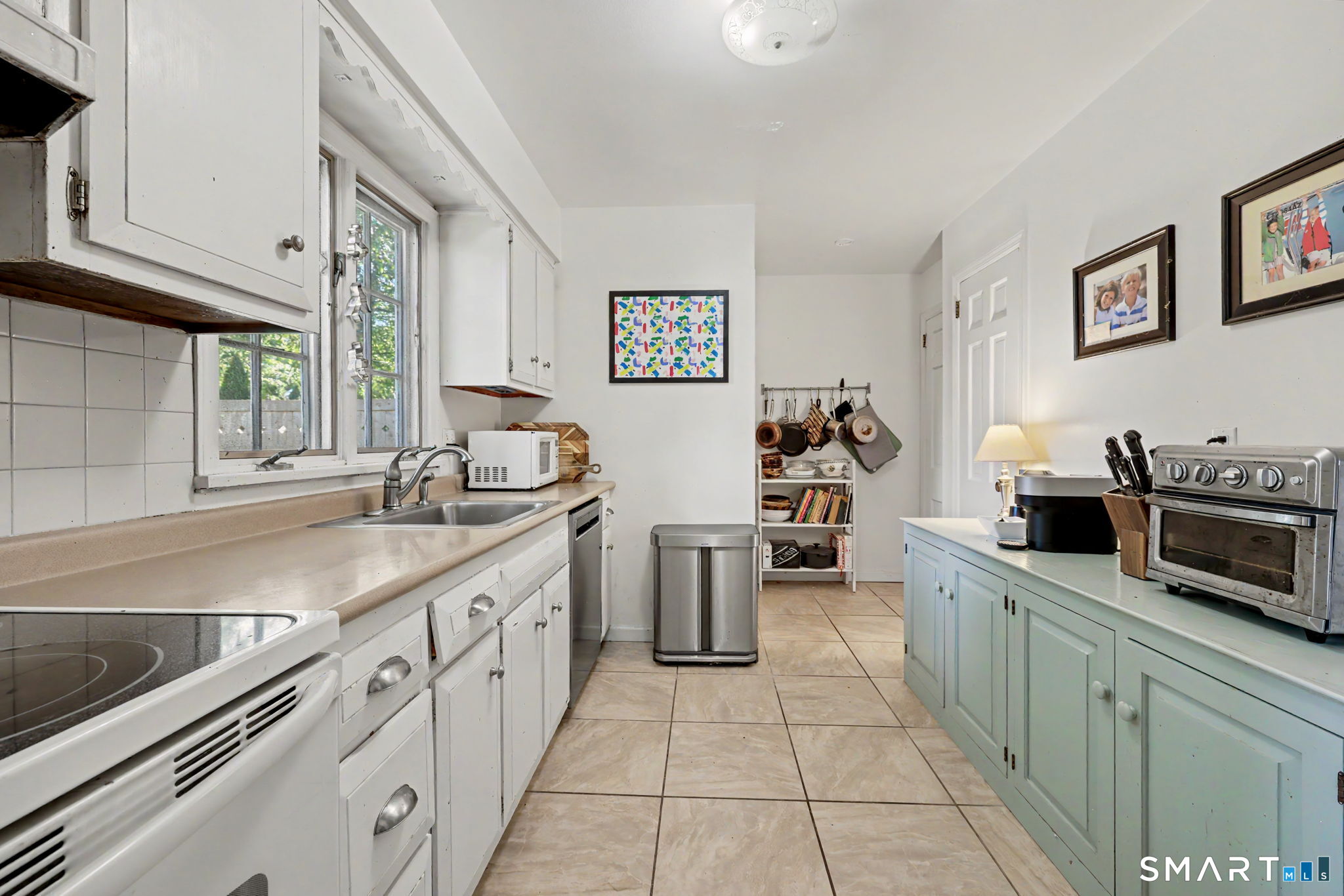 63 Oak Street photo 8
