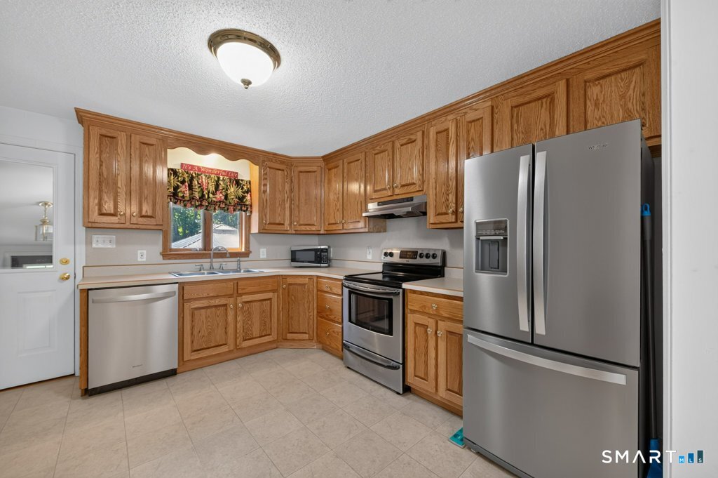 803 Wolcott Street photo 4