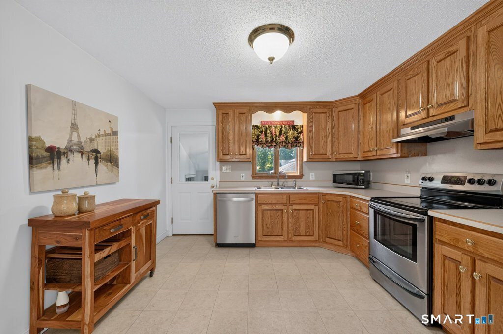 803 Wolcott Street photo 5