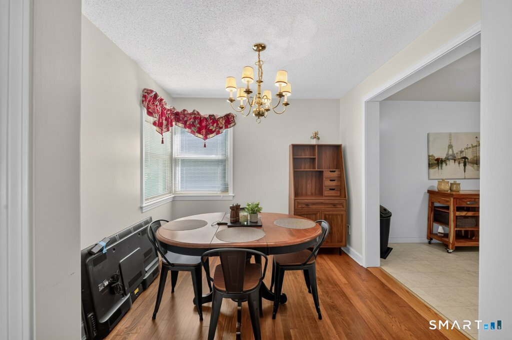 803 Wolcott Street photo 9