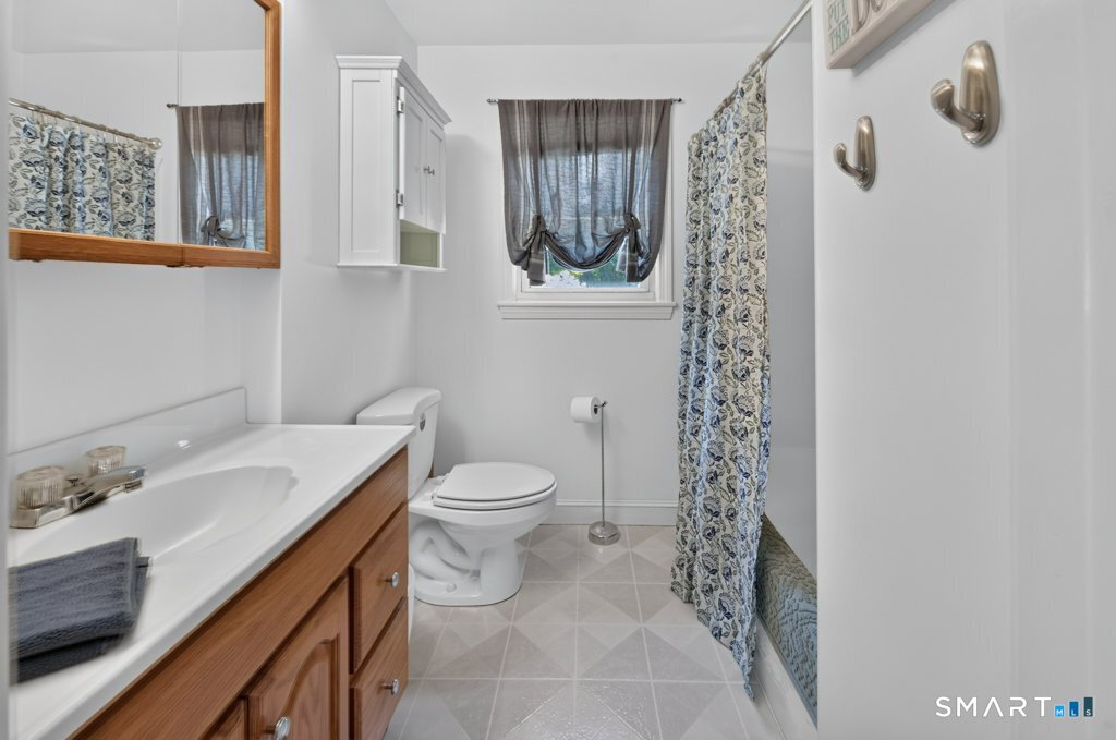 803 Wolcott Street photo 22