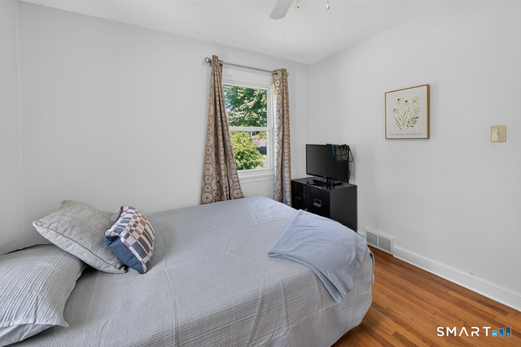 803 Wolcott Street photo 17