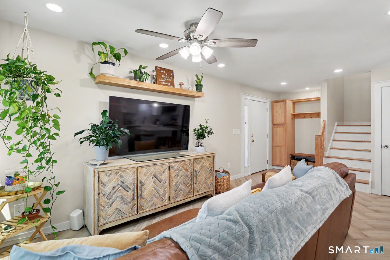 181 West Walk  Unit #181 photo 7