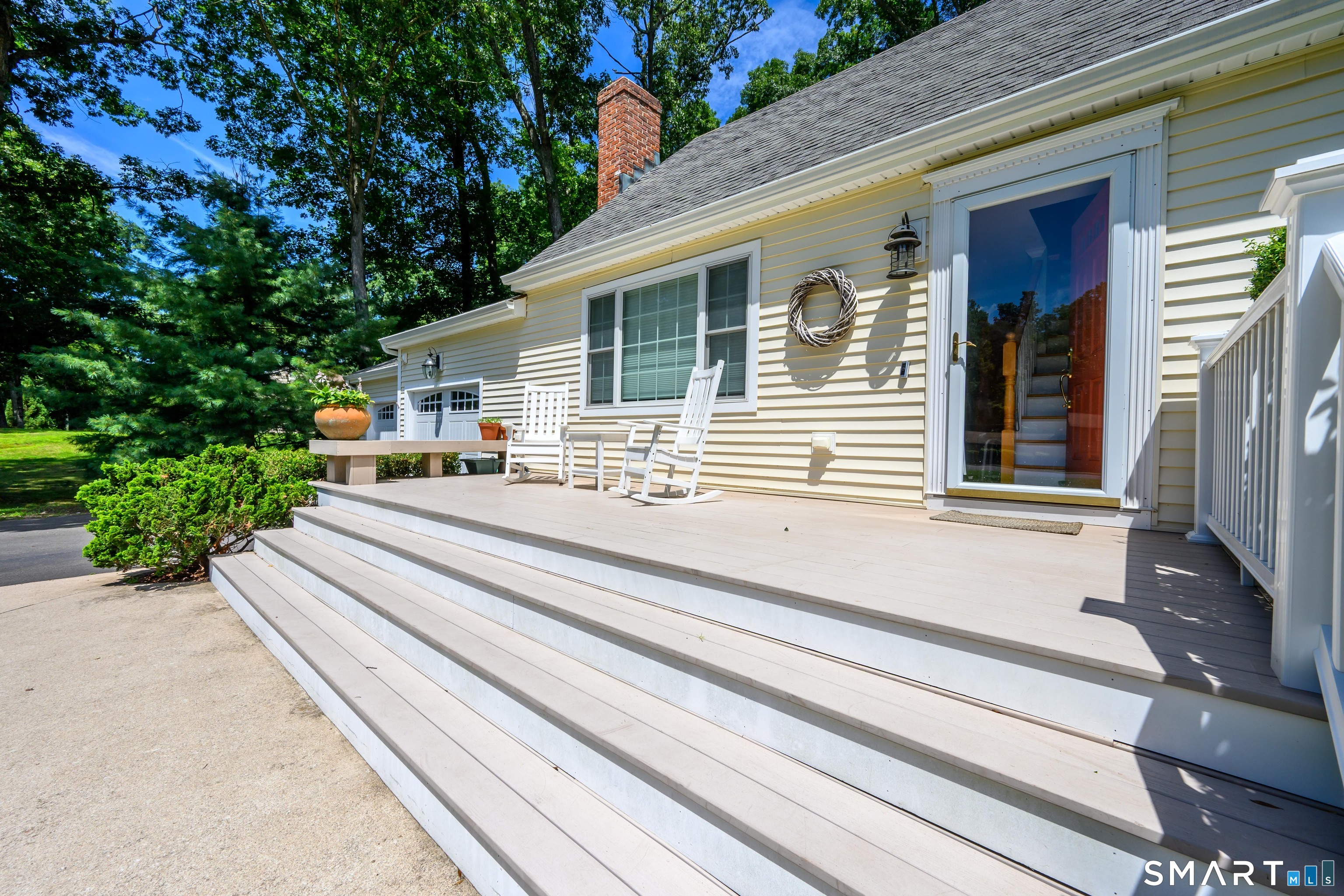 47 Jefferson Drive photo 2