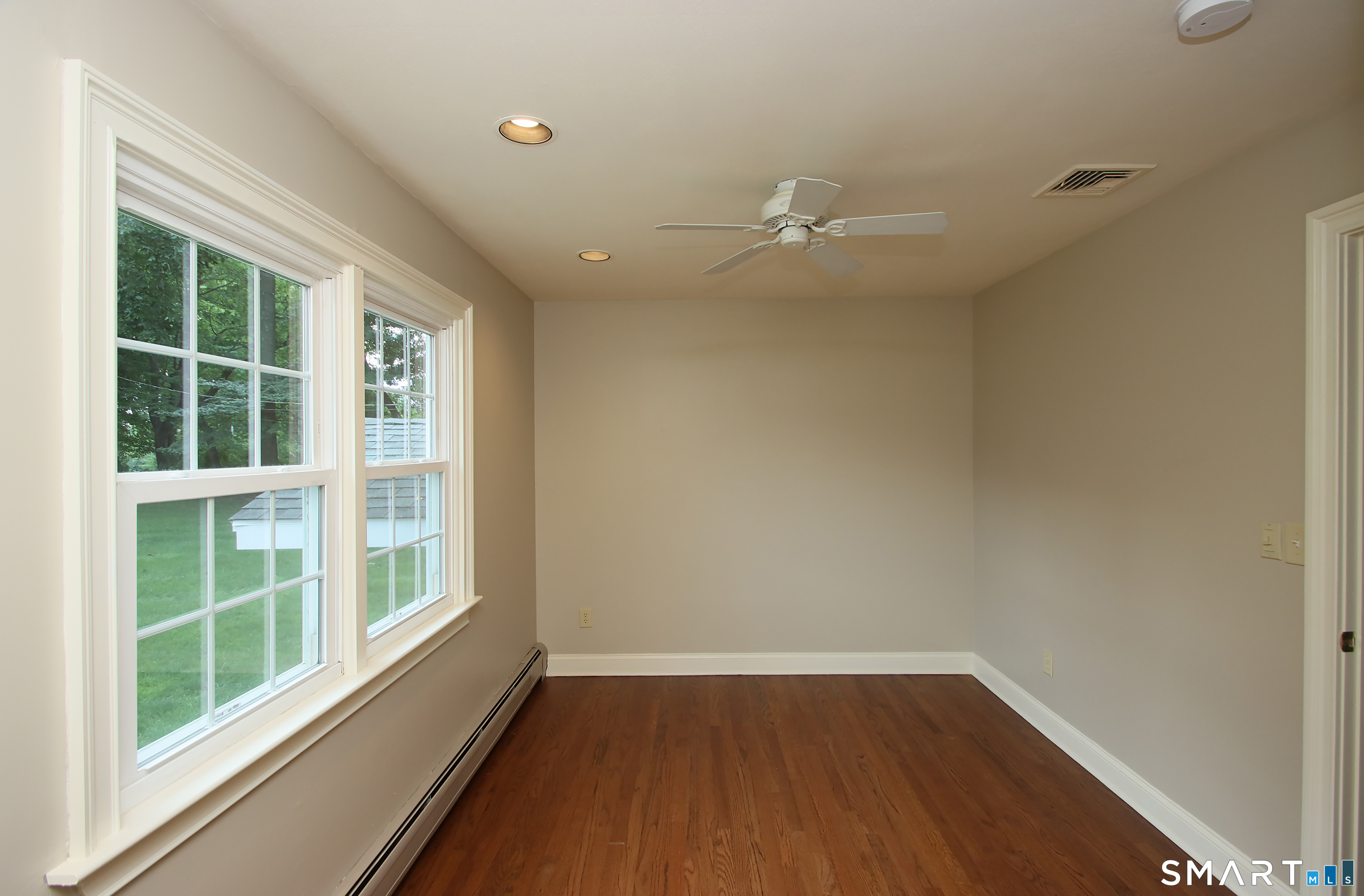325 Manley Heights Road photo 18