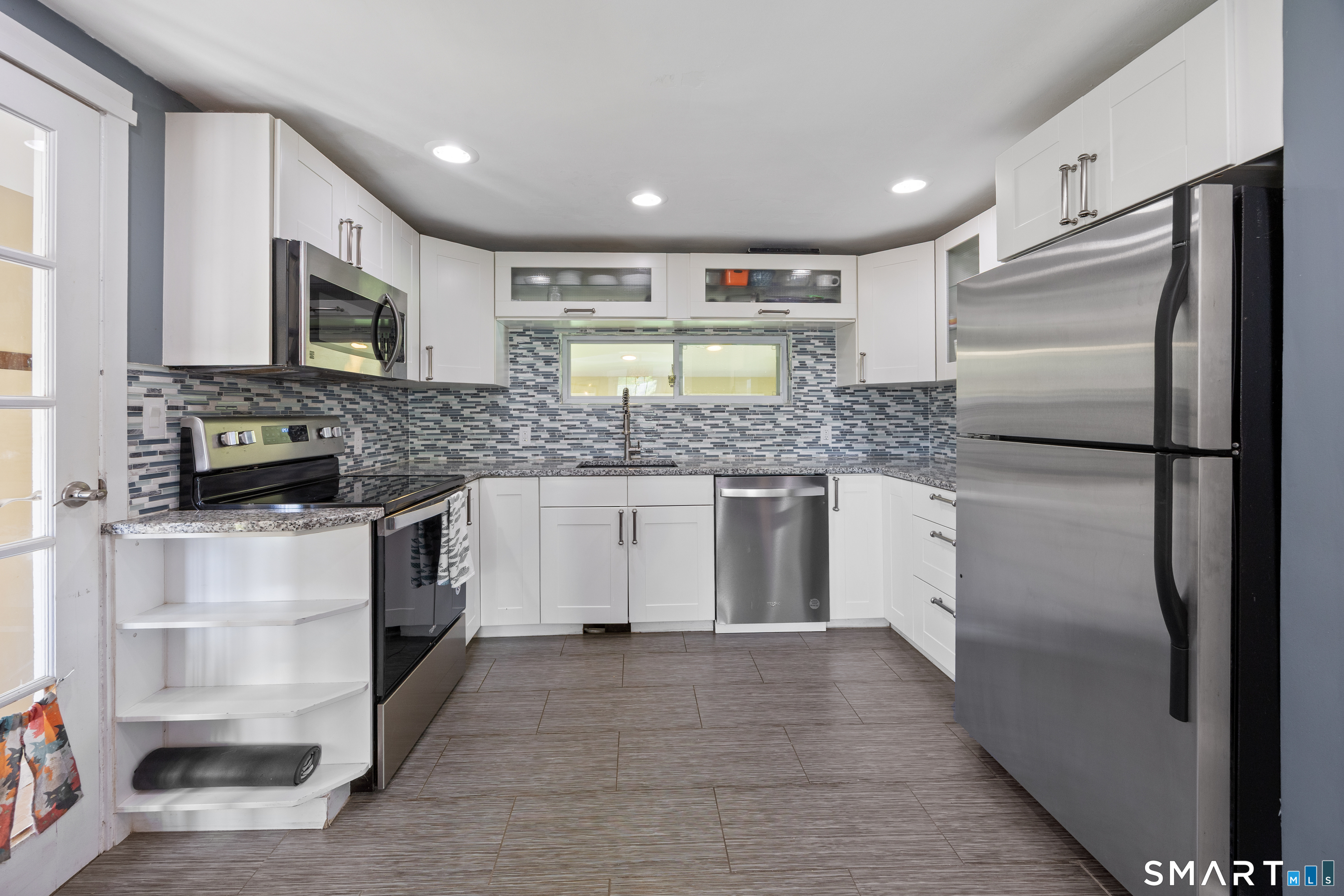 43 Deering Lane photo 4