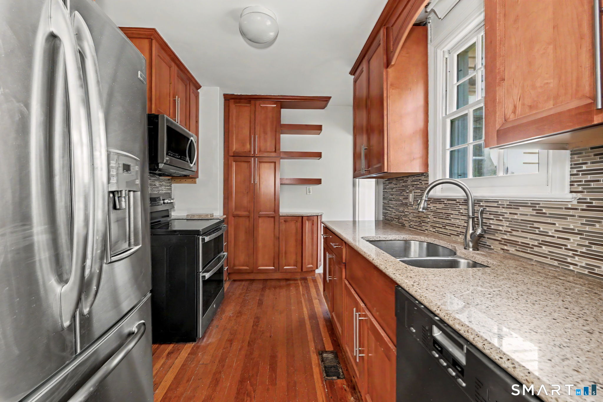 97 William Street photo 10