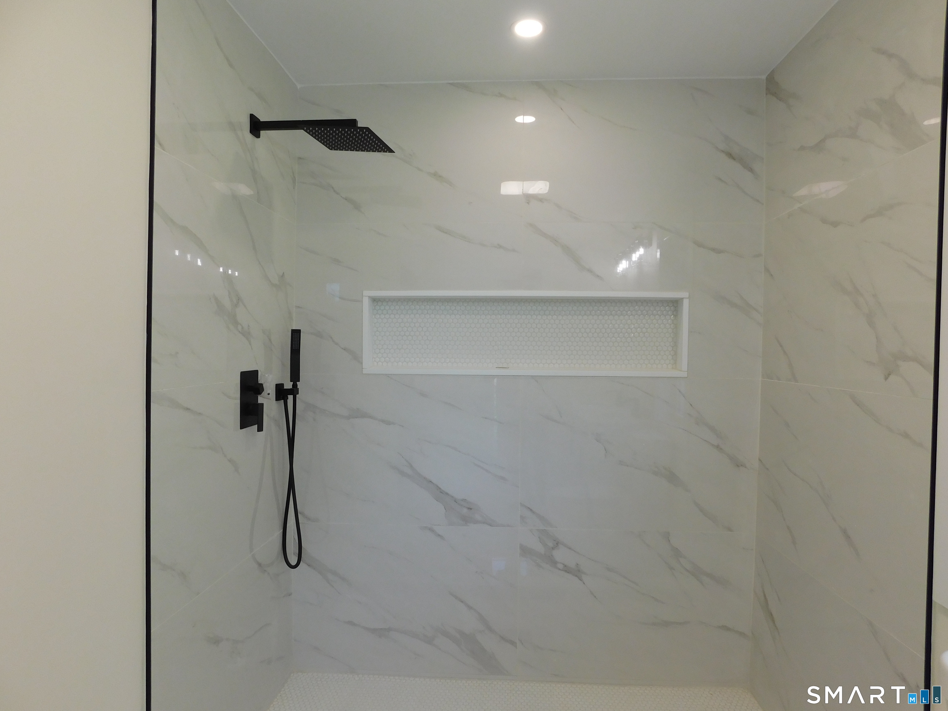 60 Mohegan Road photo 13