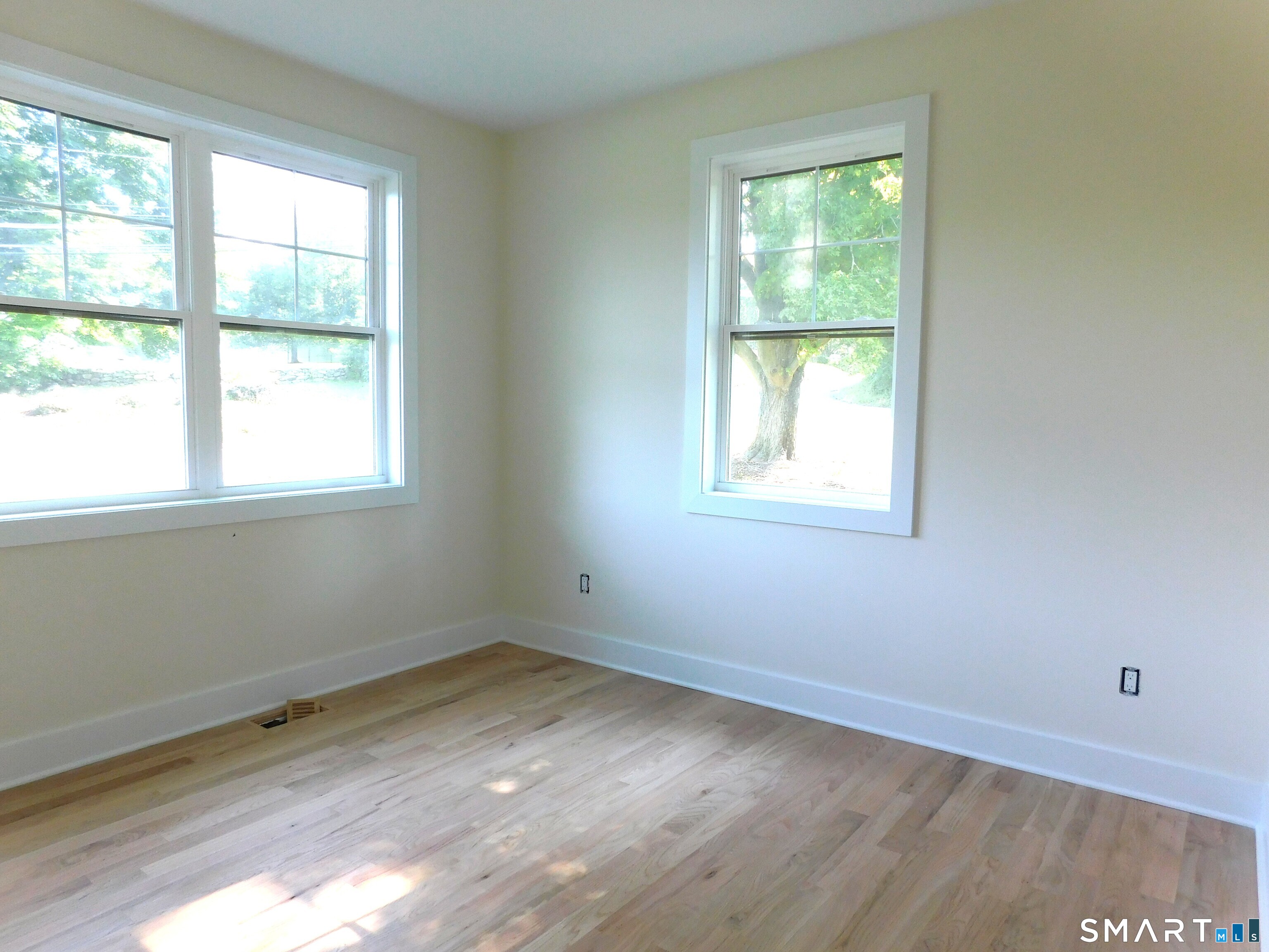 60 Mohegan Road photo 9