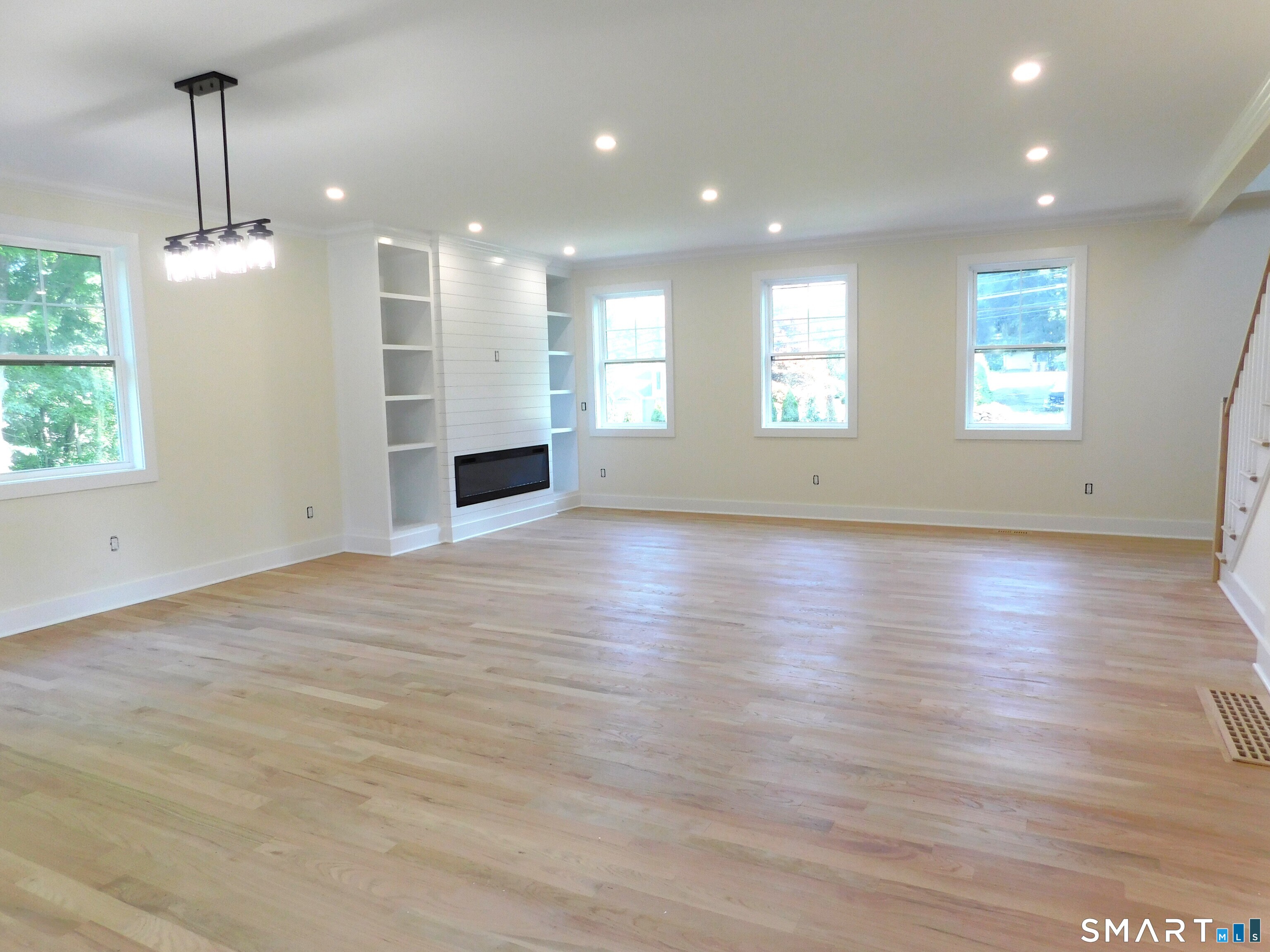 60 Mohegan Road photo 8