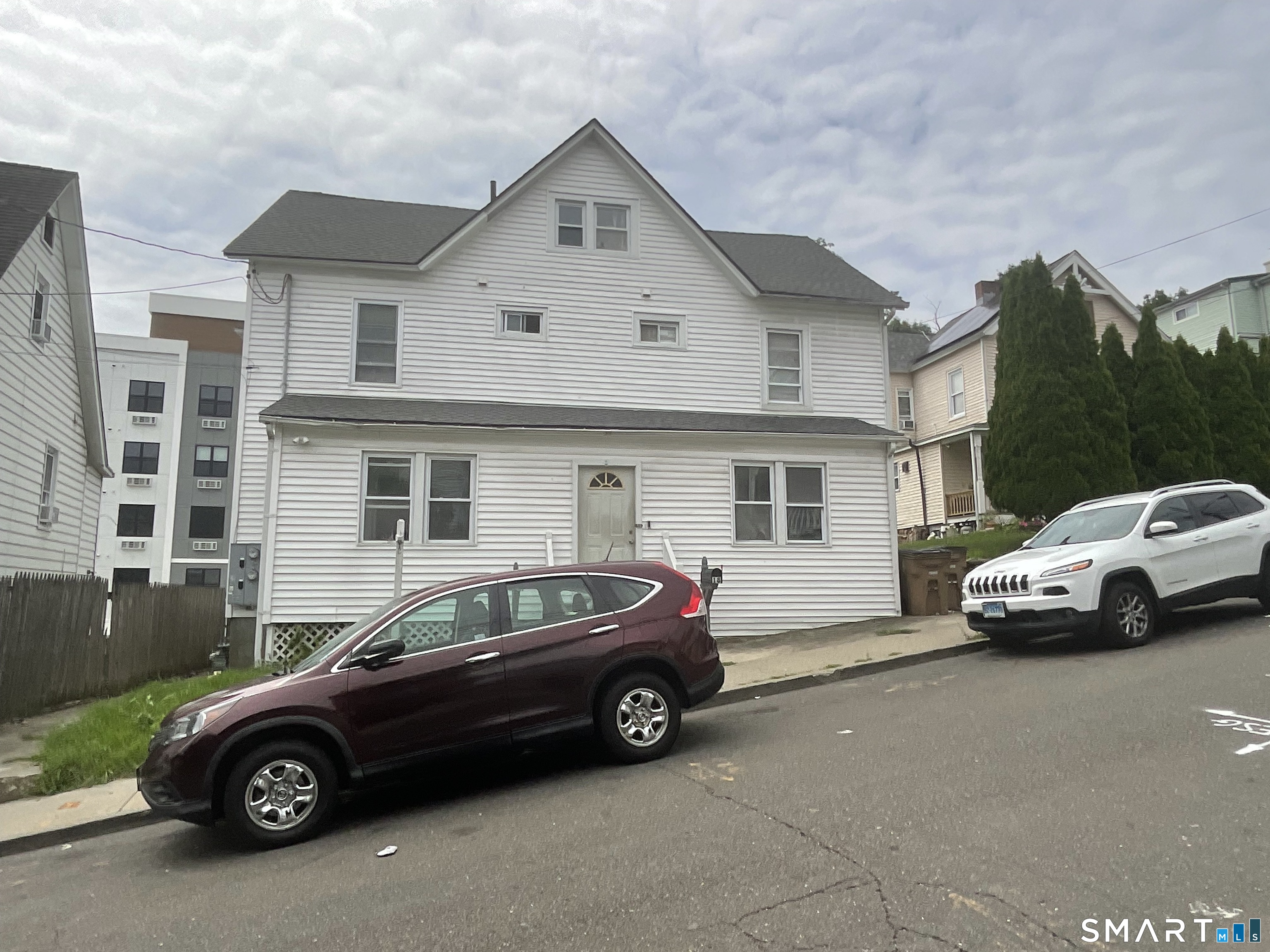 16 Greenwood Hill Street, Stamford