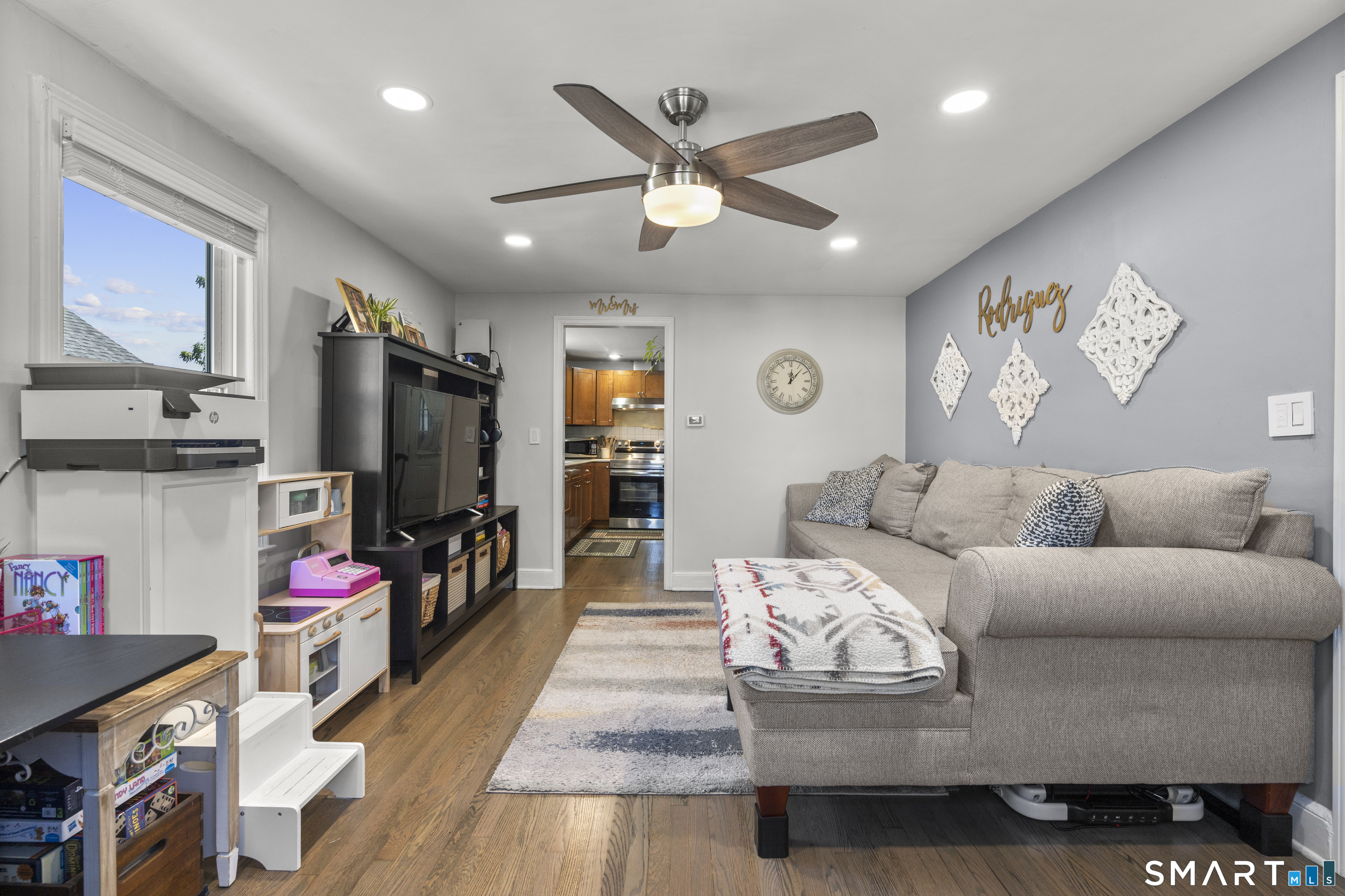 4th image of 95 Englewood Ave, Bridgeport, CT 06606 | MLS# 24196503