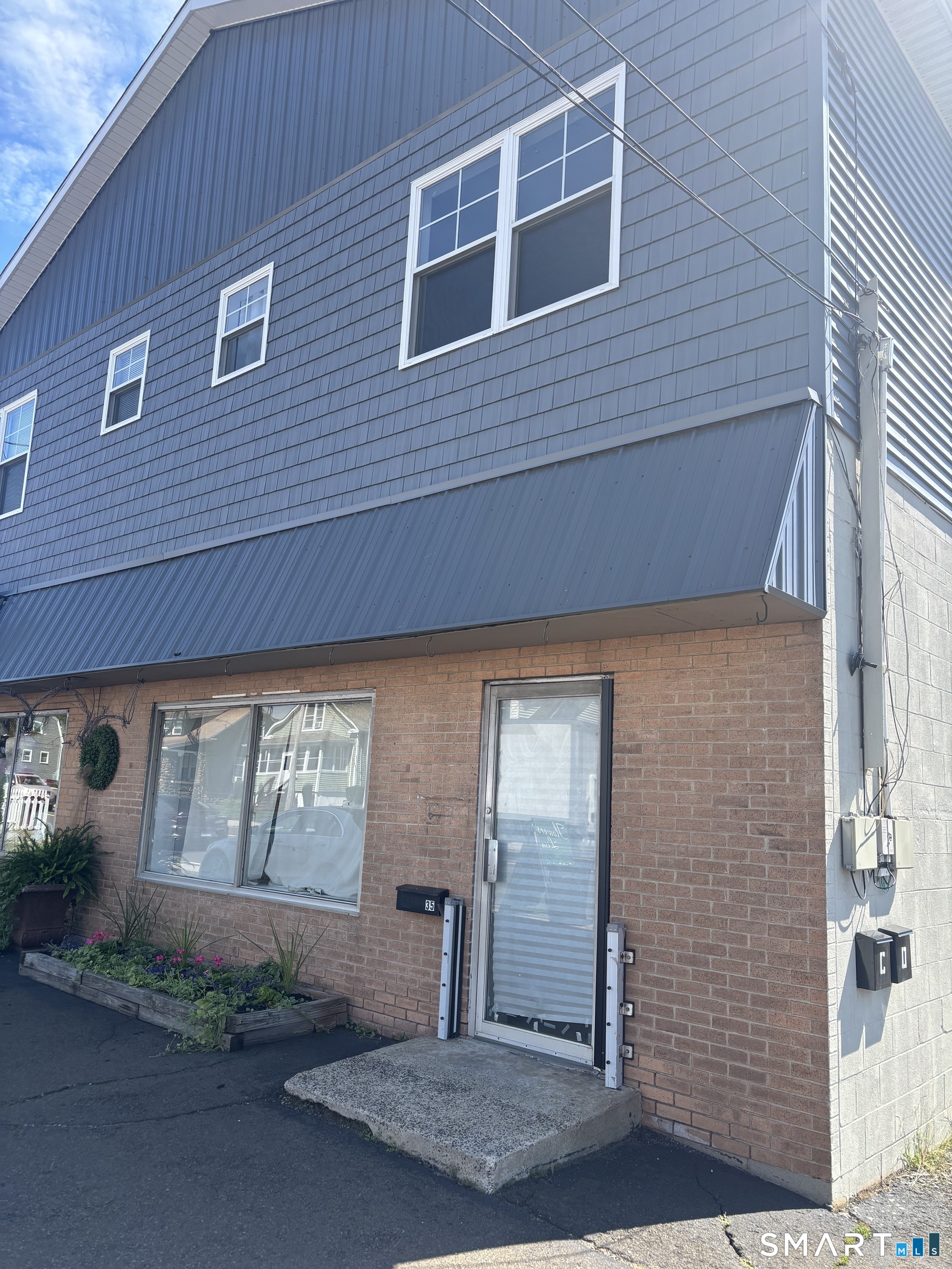 35 Hemingway Avenue